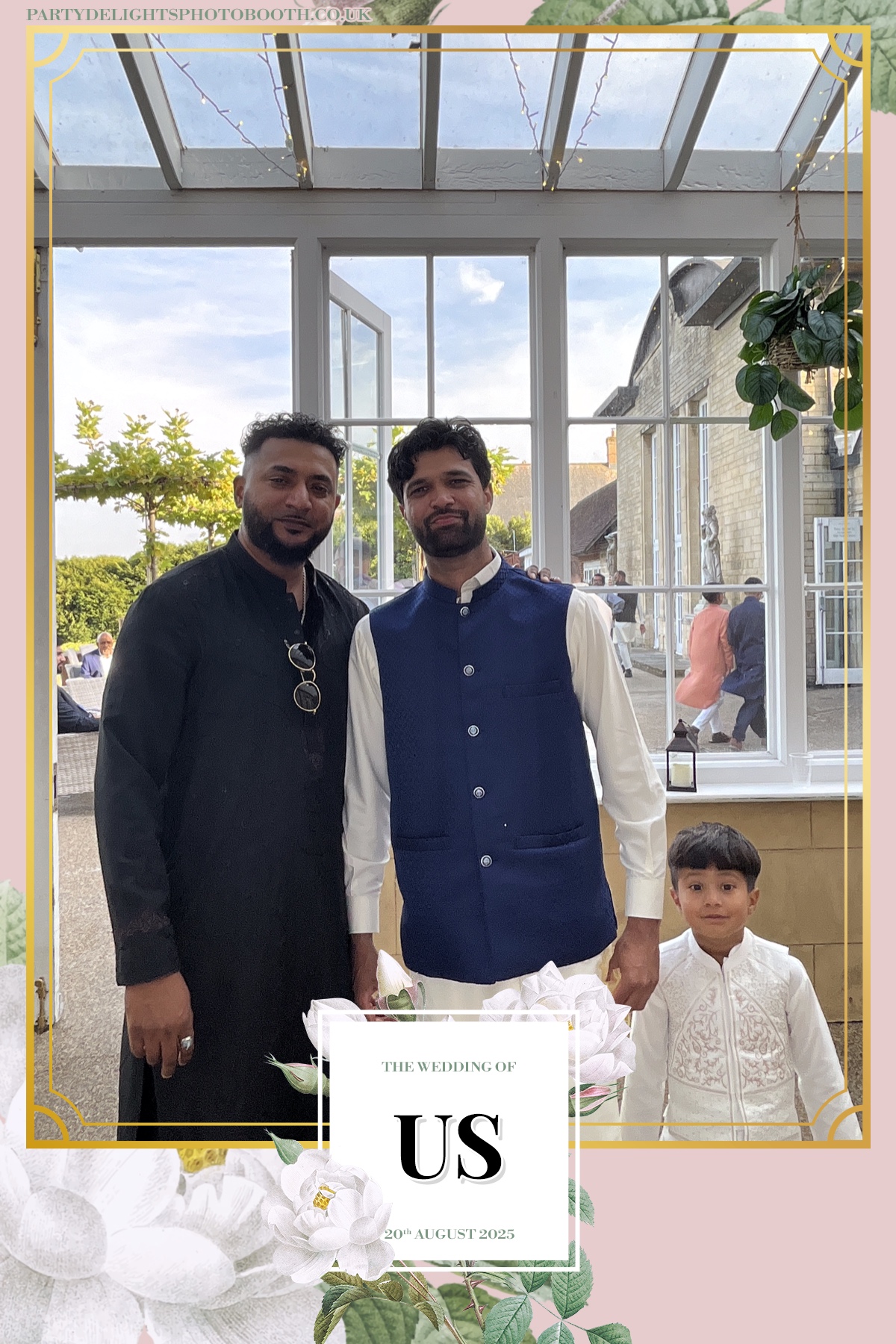 Safa & Usma Wedding | View more photos from the event at gallery.partydelightsphotobooth.co.uk/u/PartyDelightsPhotoBooth/Safa-Usma-Wedding