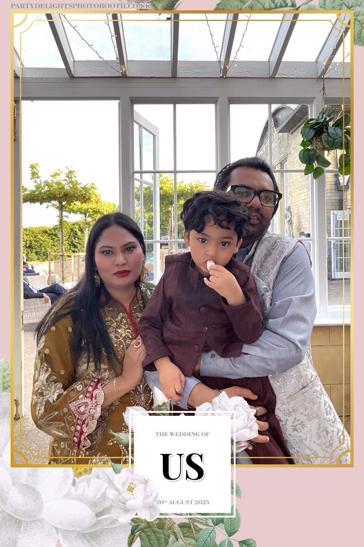 Safa & Usma Wedding | View more photos from the event at gallery.partydelightsphotobooth.co.uk/u/PartyDelightsPhotoBooth/Safa-Usma-Wedding