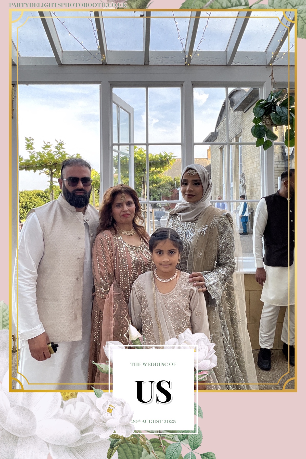 Safa & Usma Wedding | View more photos from the event at gallery.partydelightsphotobooth.co.uk/u/PartyDelightsPhotoBooth/Safa-Usma-Wedding