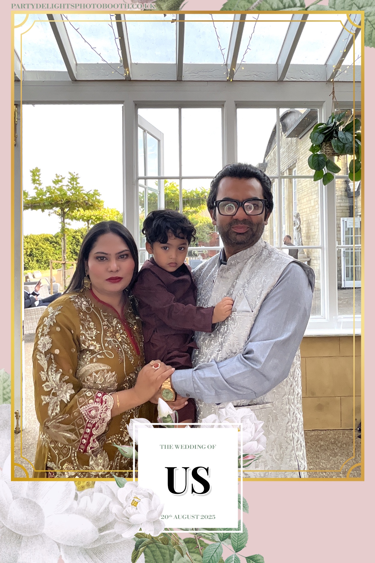 Safa & Usma Wedding | View more photos from the event at gallery.partydelightsphotobooth.co.uk/u/PartyDelightsPhotoBooth/Safa-Usma-Wedding