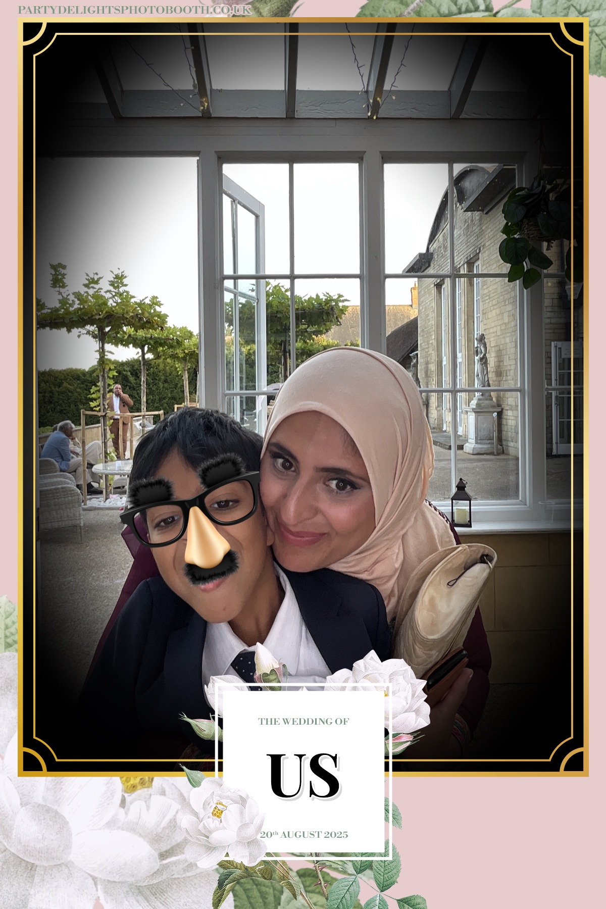 Safa & Usma Wedding | View more photos from the event at gallery.partydelightsphotobooth.co.uk/u/PartyDelightsPhotoBooth/Safa-Usma-Wedding