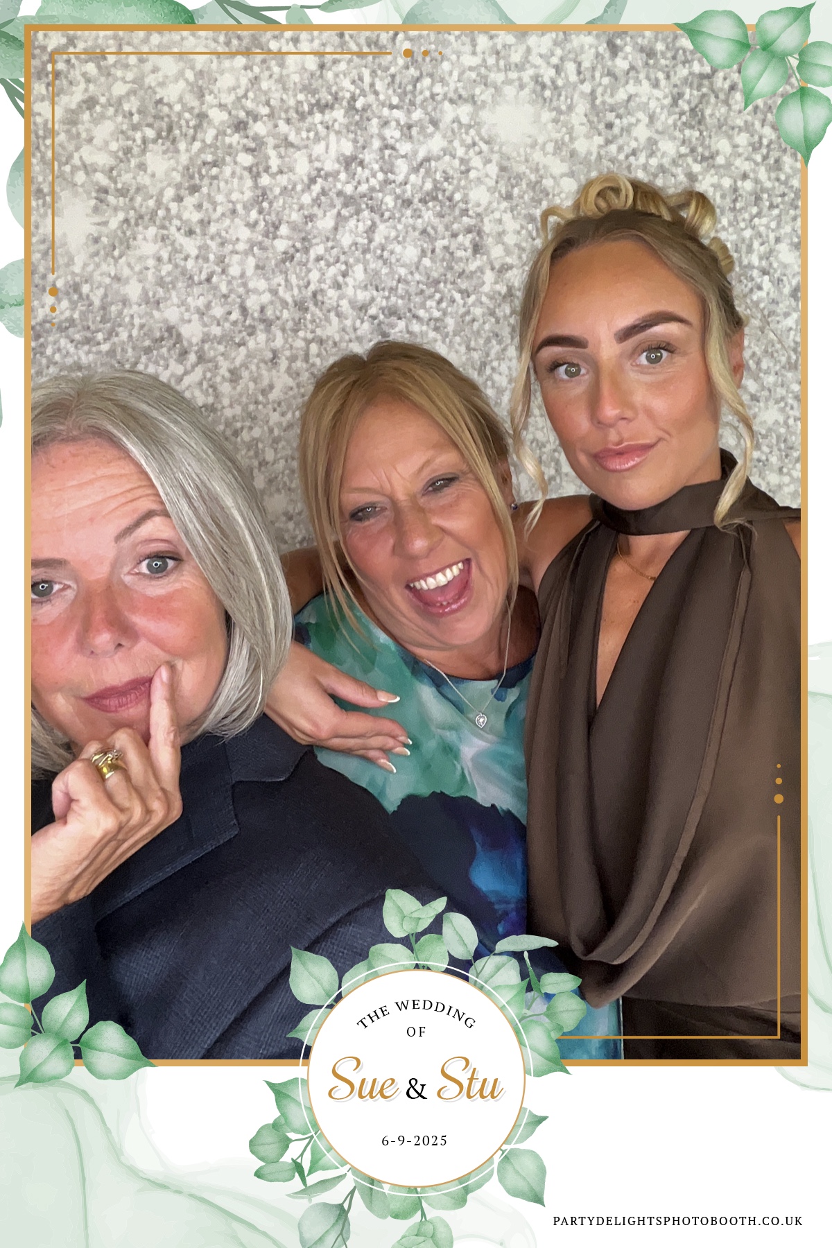 Sue and Stu’s Wedding | View more photos from the event at gallery.partydelightsphotobooth.co.uk/u/PartyDelightsPhotoBooth/Sue-and-Stu’s-Wedding