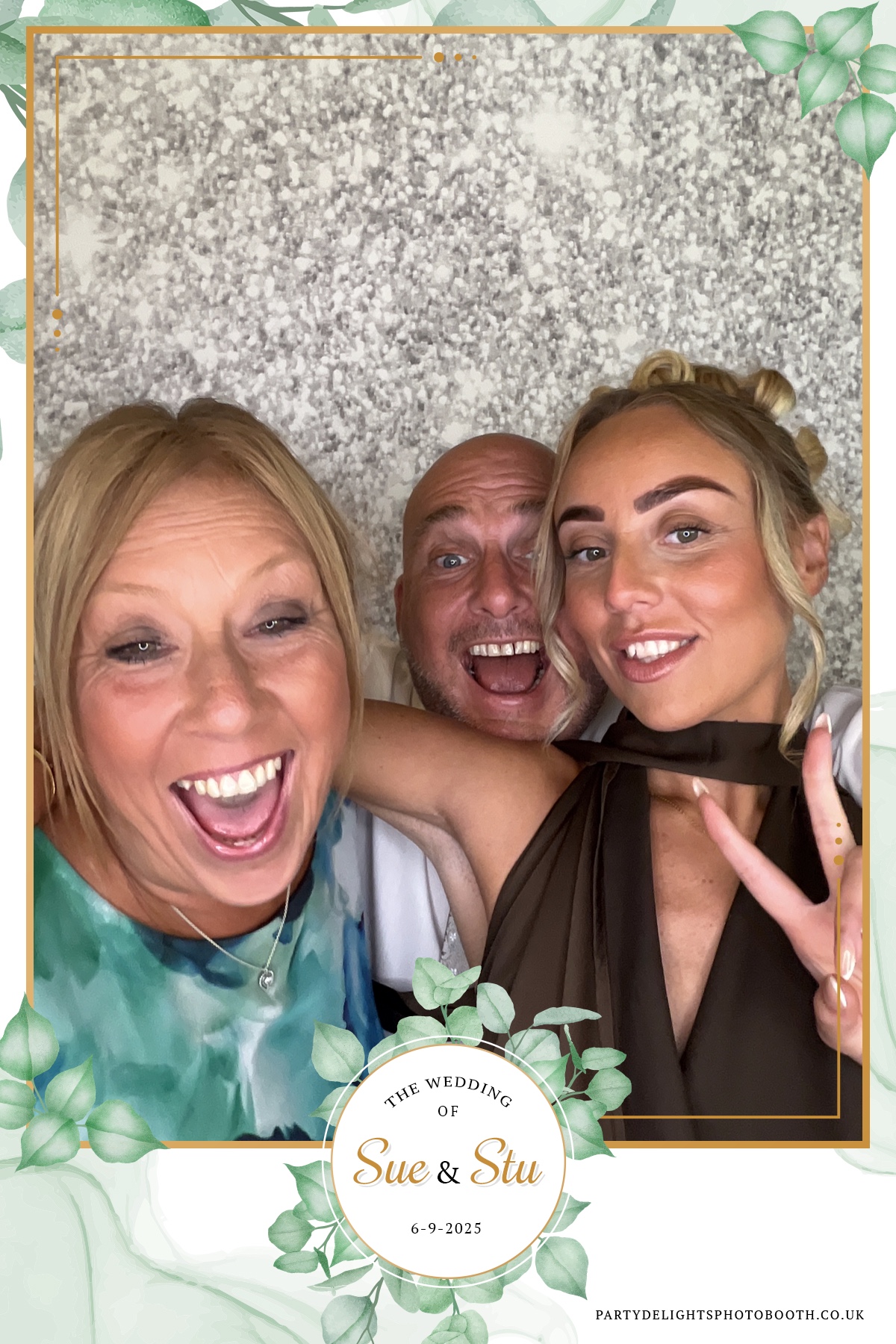 Sue and Stu’s Wedding | View more photos from the event at gallery.partydelightsphotobooth.co.uk/u/PartyDelightsPhotoBooth/Sue-and-Stu’s-Wedding