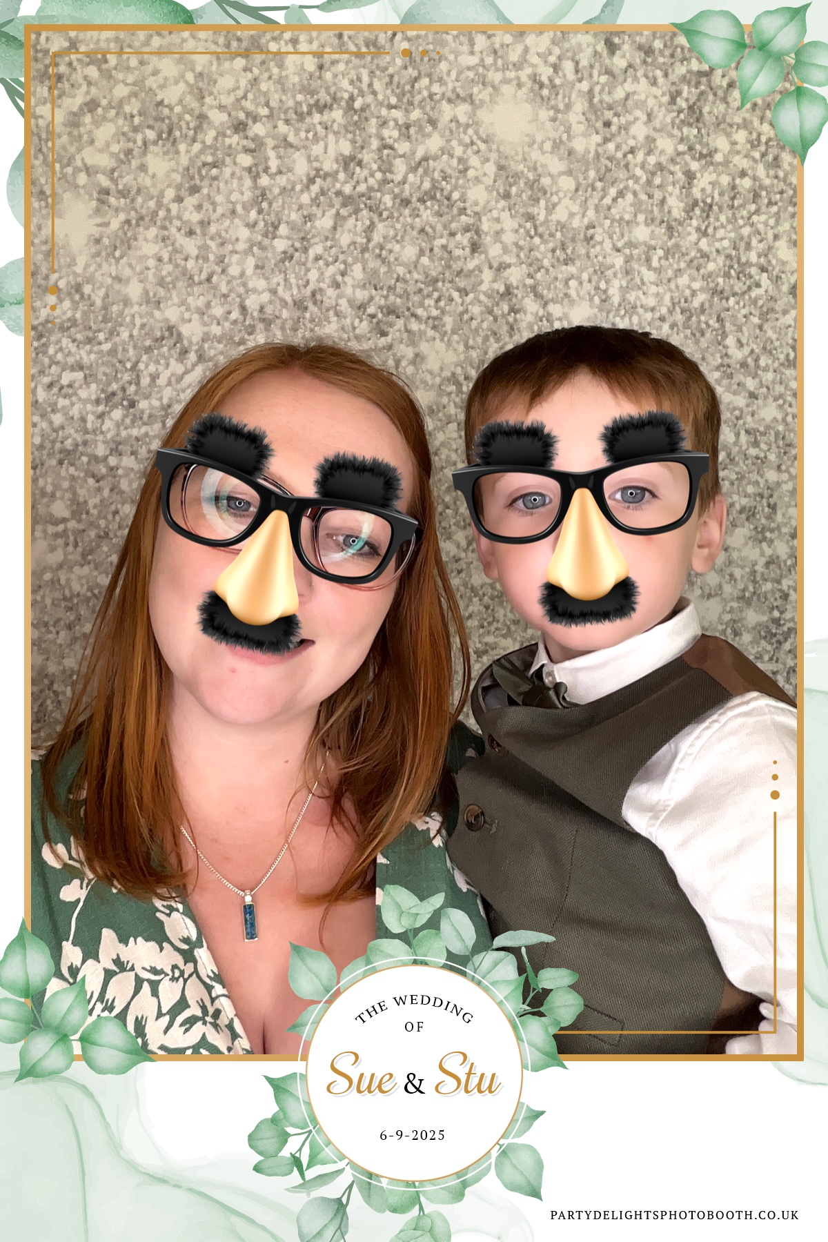 Sue and Stu’s Wedding | View more photos from the event at gallery.partydelightsphotobooth.co.uk/u/PartyDelightsPhotoBooth/Sue-and-Stu’s-Wedding