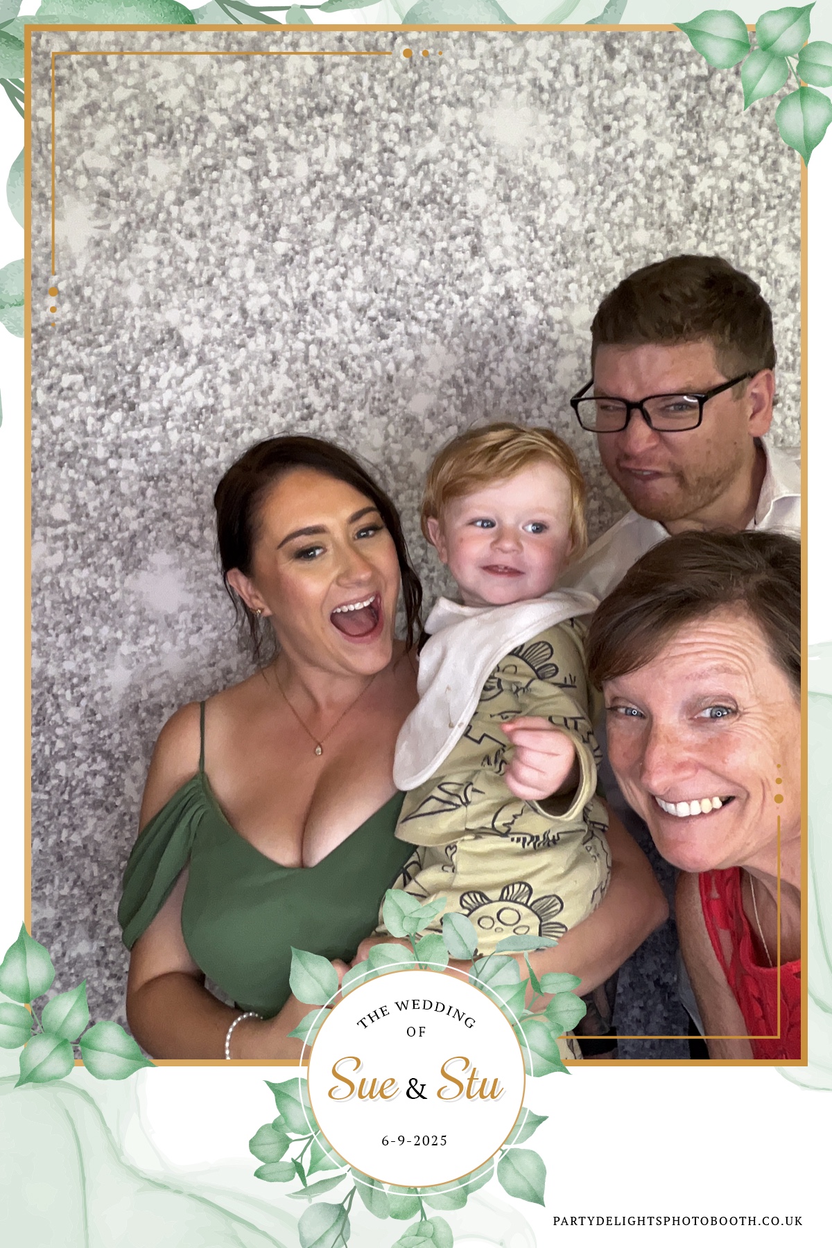 Sue and Stu’s Wedding | View more photos from the event at gallery.partydelightsphotobooth.co.uk/u/PartyDelightsPhotoBooth/Sue-and-Stu’s-Wedding
