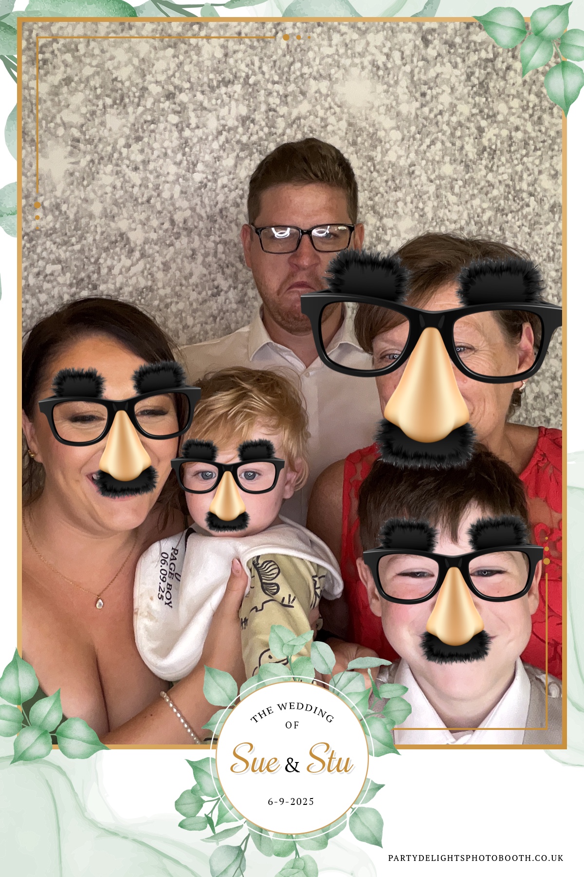 Sue and Stu’s Wedding | View more photos from the event at gallery.partydelightsphotobooth.co.uk/u/PartyDelightsPhotoBooth/Sue-and-Stu’s-Wedding