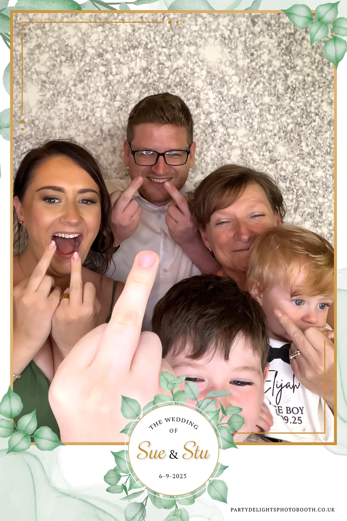 Sue and Stu’s Wedding | View more photos from the event at gallery.partydelightsphotobooth.co.uk/u/PartyDelightsPhotoBooth/Sue-and-Stu’s-Wedding