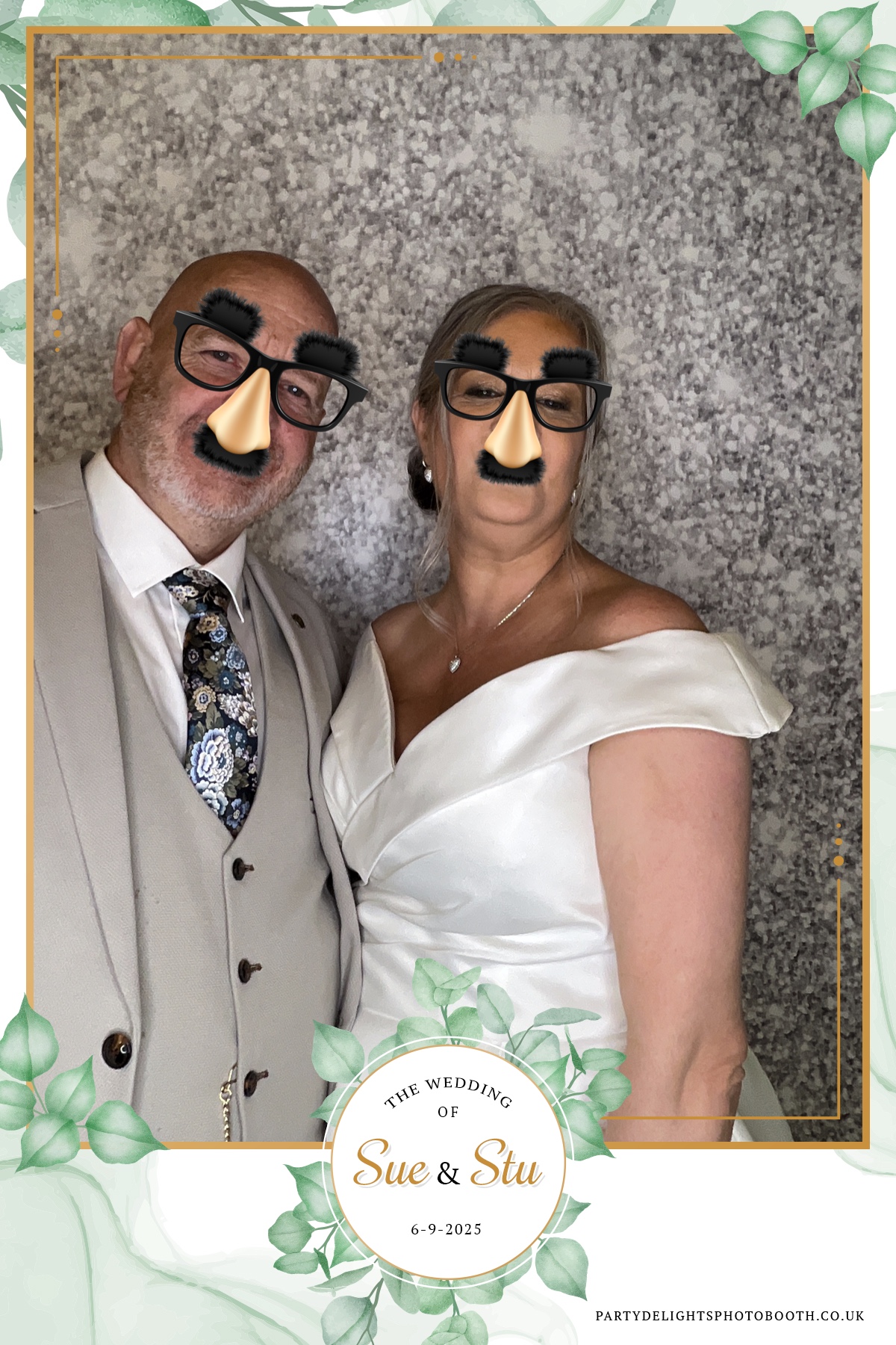 Sue and Stu’s Wedding | View more photos from the event at gallery.partydelightsphotobooth.co.uk/u/PartyDelightsPhotoBooth/Sue-and-Stu’s-Wedding