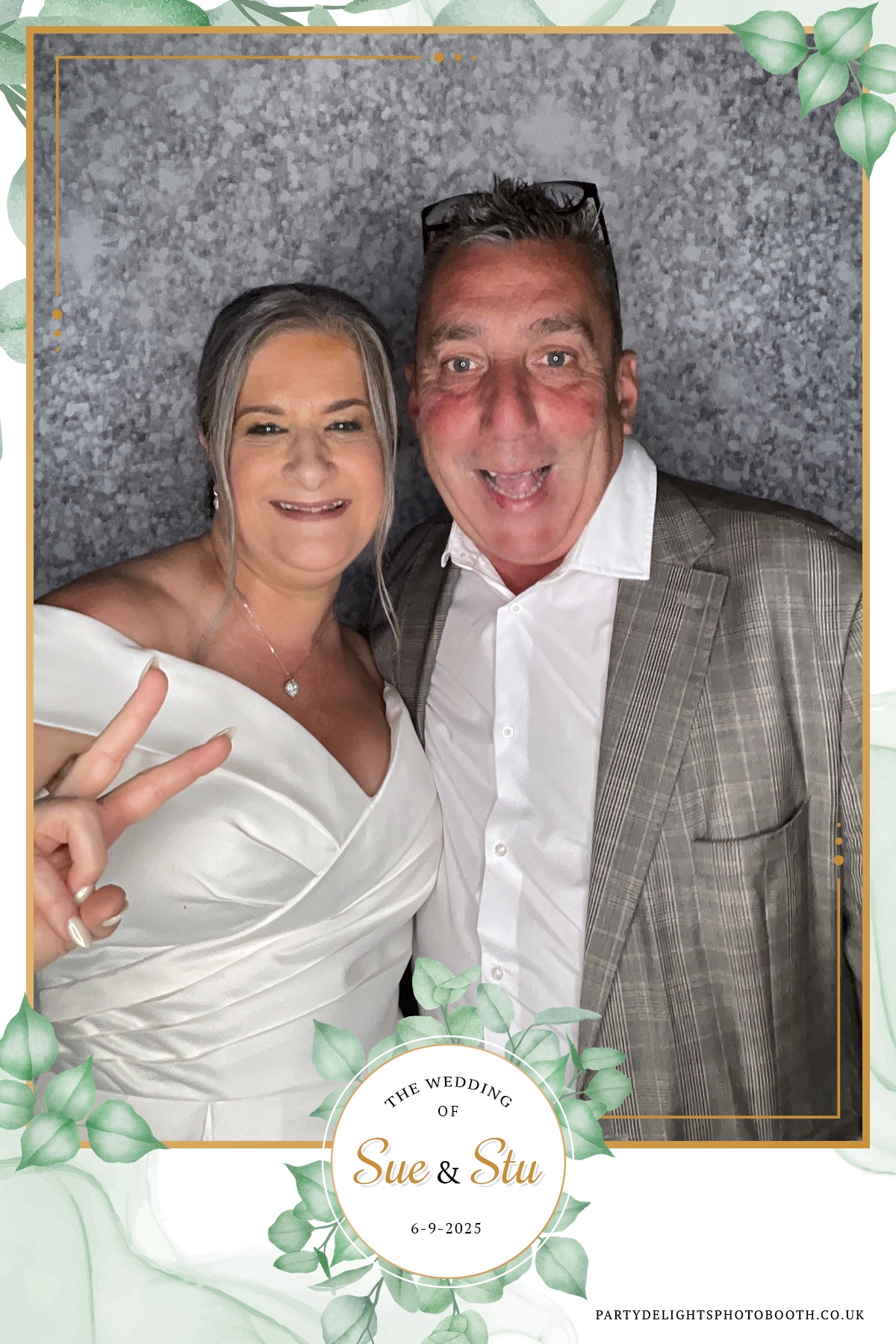 Sue and Stu’s Wedding | View more photos from the event at gallery.partydelightsphotobooth.co.uk/u/PartyDelightsPhotoBooth/Sue-and-Stu’s-Wedding