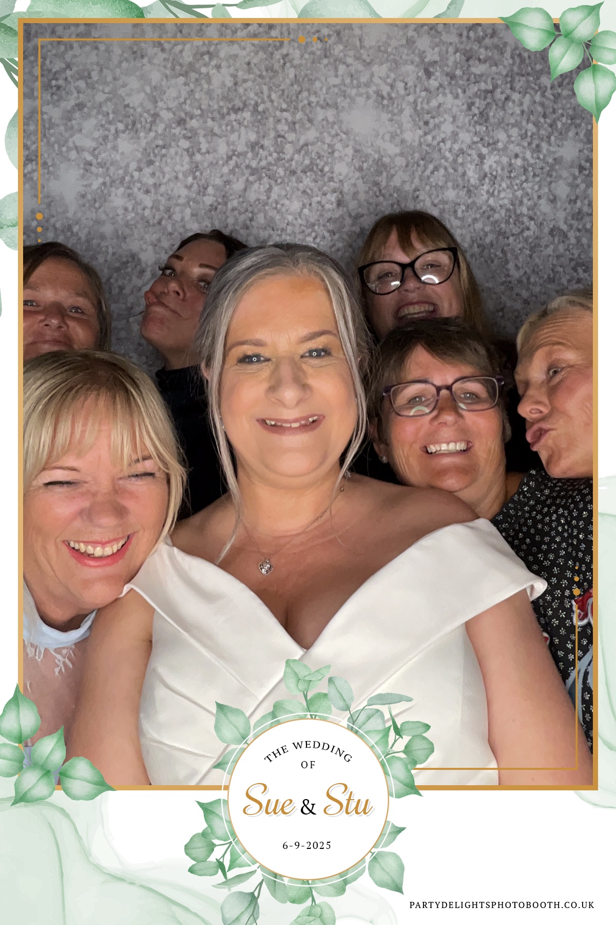 Sue and Stu’s Wedding | View more photos from the event at gallery.partydelightsphotobooth.co.uk/u/PartyDelightsPhotoBooth/Sue-and-Stu’s-Wedding