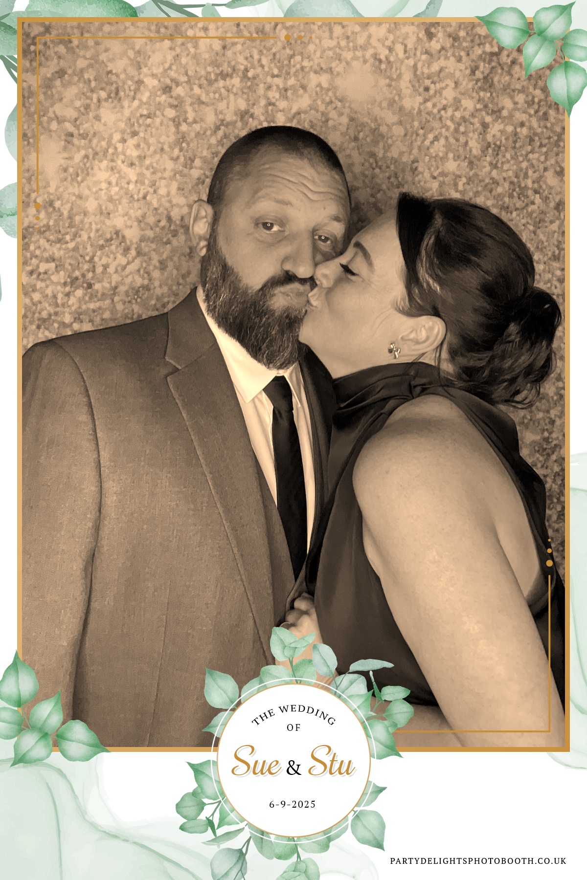Sue and Stu’s Wedding | View more photos from the event at gallery.partydelightsphotobooth.co.uk/u/PartyDelightsPhotoBooth/Sue-and-Stu’s-Wedding