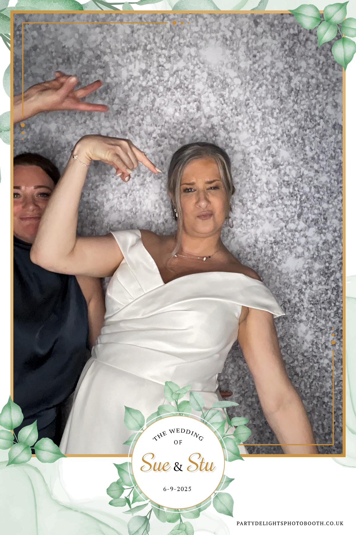 Sue and Stu’s Wedding | View more photos from the event at gallery.partydelightsphotobooth.co.uk/u/PartyDelightsPhotoBooth/Sue-and-Stu’s-Wedding
