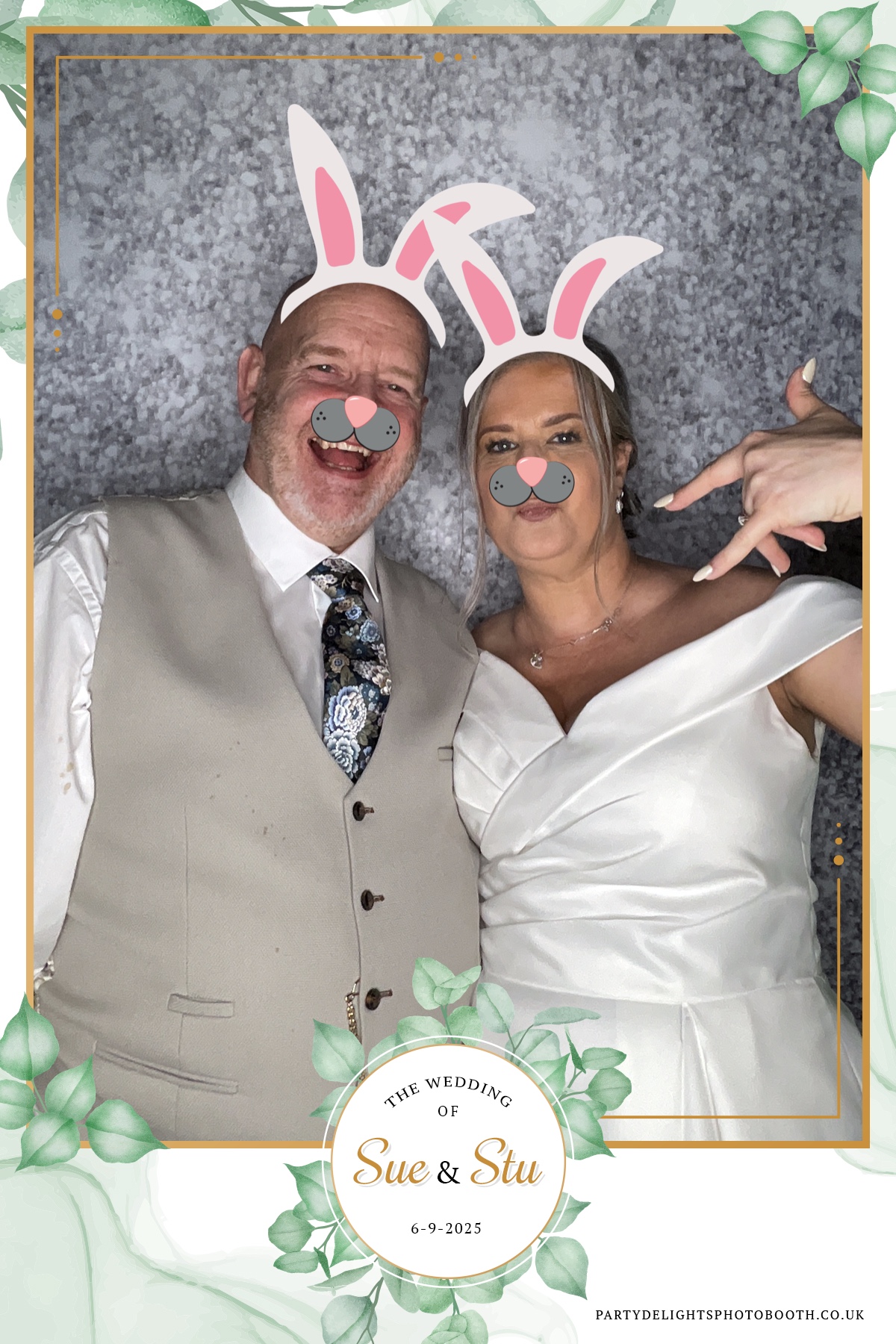 Sue and Stu’s Wedding | View more photos from the event at gallery.partydelightsphotobooth.co.uk/u/PartyDelightsPhotoBooth/Sue-and-Stu’s-Wedding