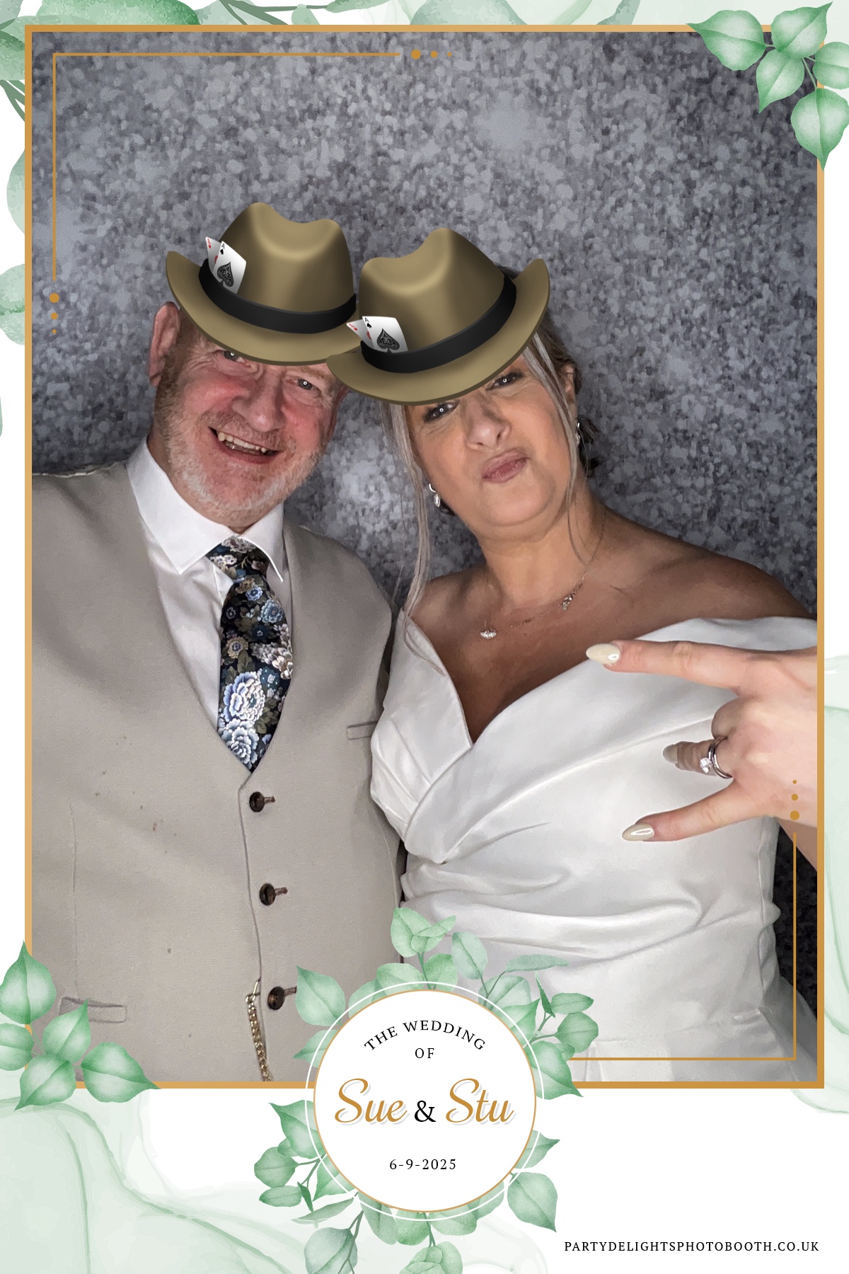 Sue and Stu’s Wedding | View more photos from the event at gallery.partydelightsphotobooth.co.uk/u/PartyDelightsPhotoBooth/Sue-and-Stu’s-Wedding