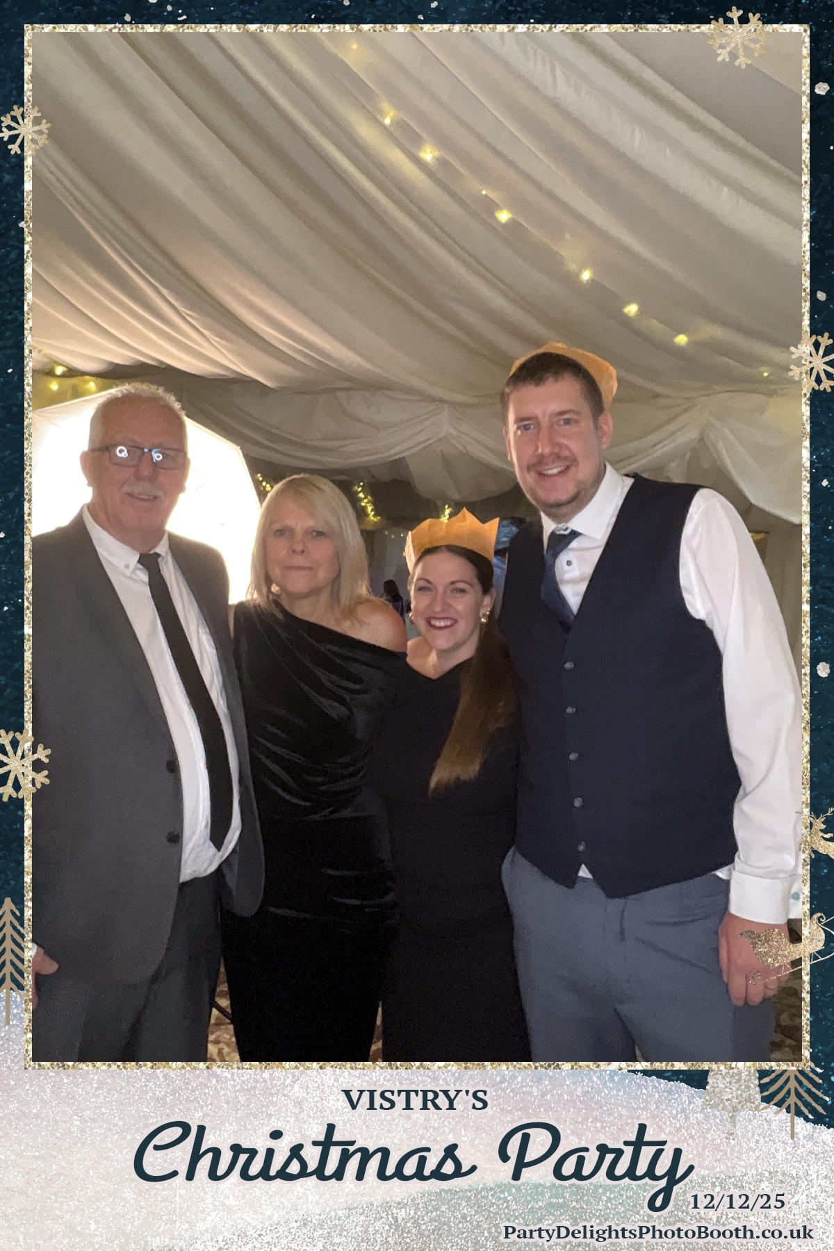 Vistry Christmas Party 2025 | View more photos from the event at gallery.partydelightsphotobooth.co.uk/u/PartyDelightsPhotoBooth/Vistry-Christmas-Party-2025