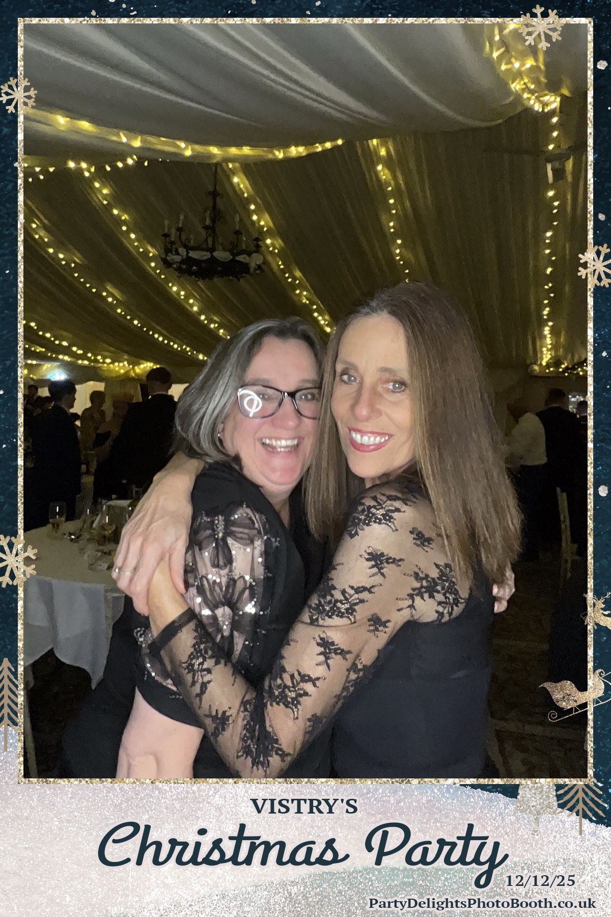 Vistry Christmas Party 2025 | View more photos from the event at gallery.partydelightsphotobooth.co.uk/u/PartyDelightsPhotoBooth/Vistry-Christmas-Party-2025