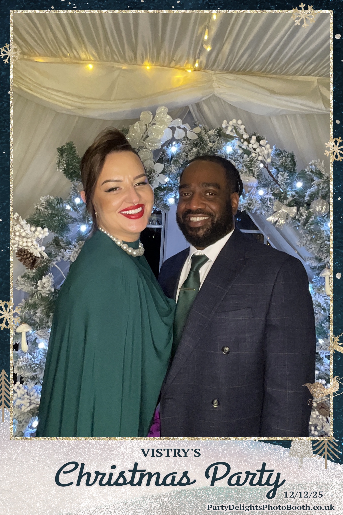 Vistry Christmas Party 2025 | View more photos from the event at gallery.partydelightsphotobooth.co.uk/u/PartyDelightsPhotoBooth/Vistry-Christmas-Party-2025