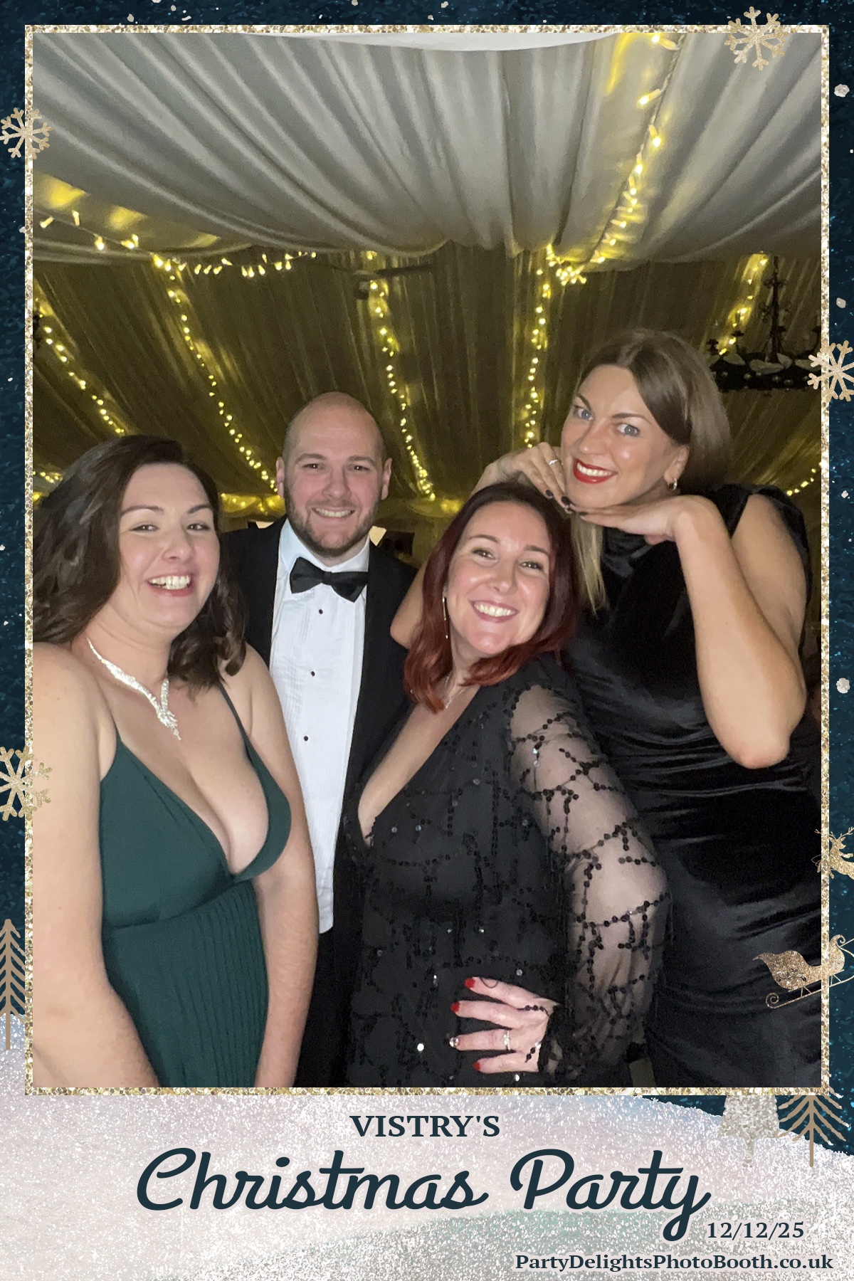 Vistry Christmas Party 2025 | View more photos from the event at gallery.partydelightsphotobooth.co.uk/u/PartyDelightsPhotoBooth/Vistry-Christmas-Party-2025