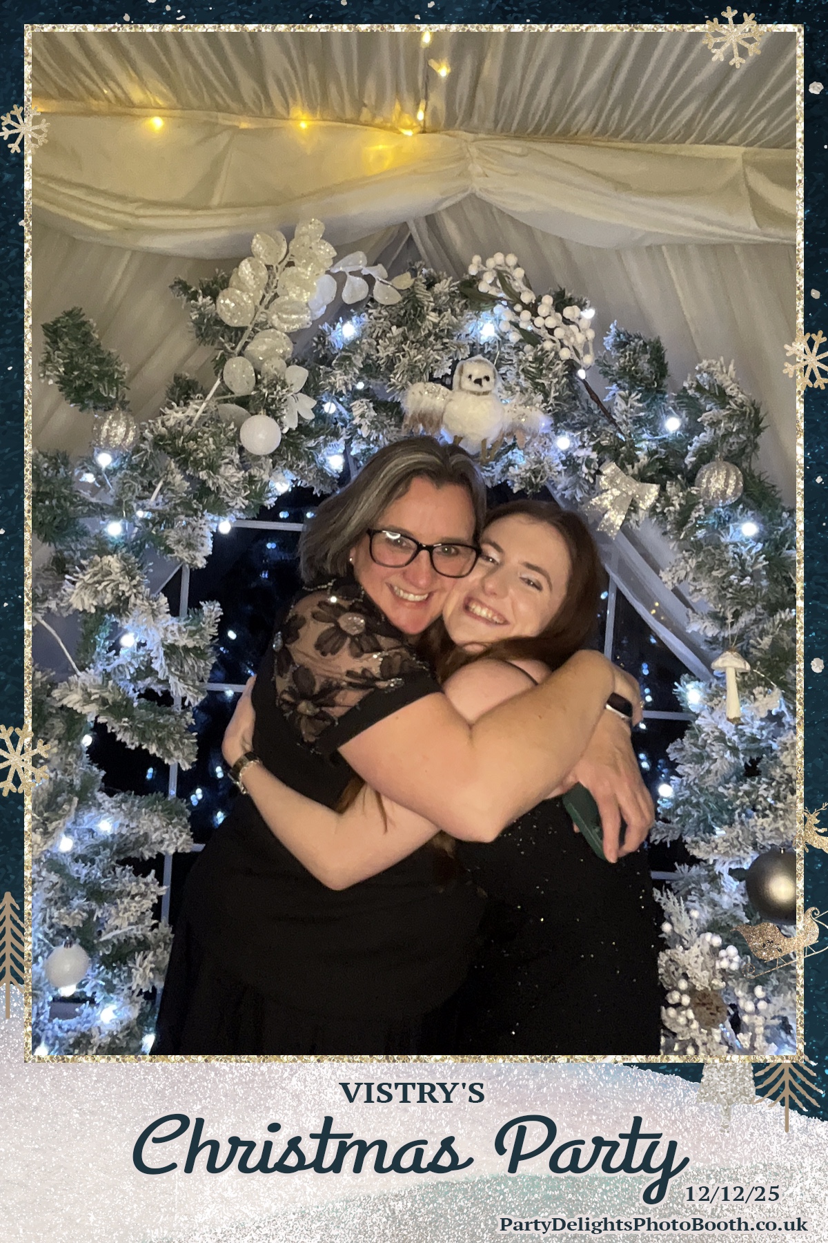 Vistry Christmas Party 2025 | View more photos from the event at gallery.partydelightsphotobooth.co.uk/u/PartyDelightsPhotoBooth/Vistry-Christmas-Party-2025