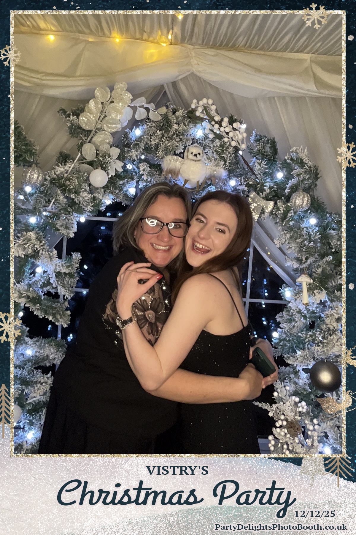 Vistry Christmas Party 2025 | View more photos from the event at gallery.partydelightsphotobooth.co.uk/u/PartyDelightsPhotoBooth/Vistry-Christmas-Party-2025