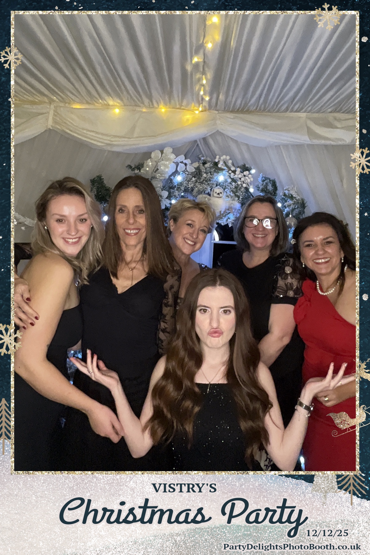 Vistry Christmas Party 2025 | View more photos from the event at gallery.partydelightsphotobooth.co.uk/u/PartyDelightsPhotoBooth/Vistry-Christmas-Party-2025