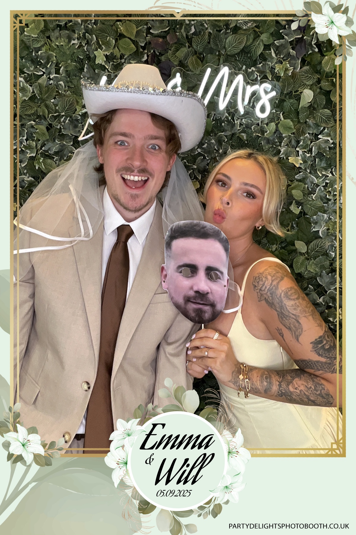 Will & Emma’s Wedding | View more photos from the event at gallery.partydelightsphotobooth.co.uk/u/PartyDelightsPhotoBooth/Will-Emma’s-Wedding