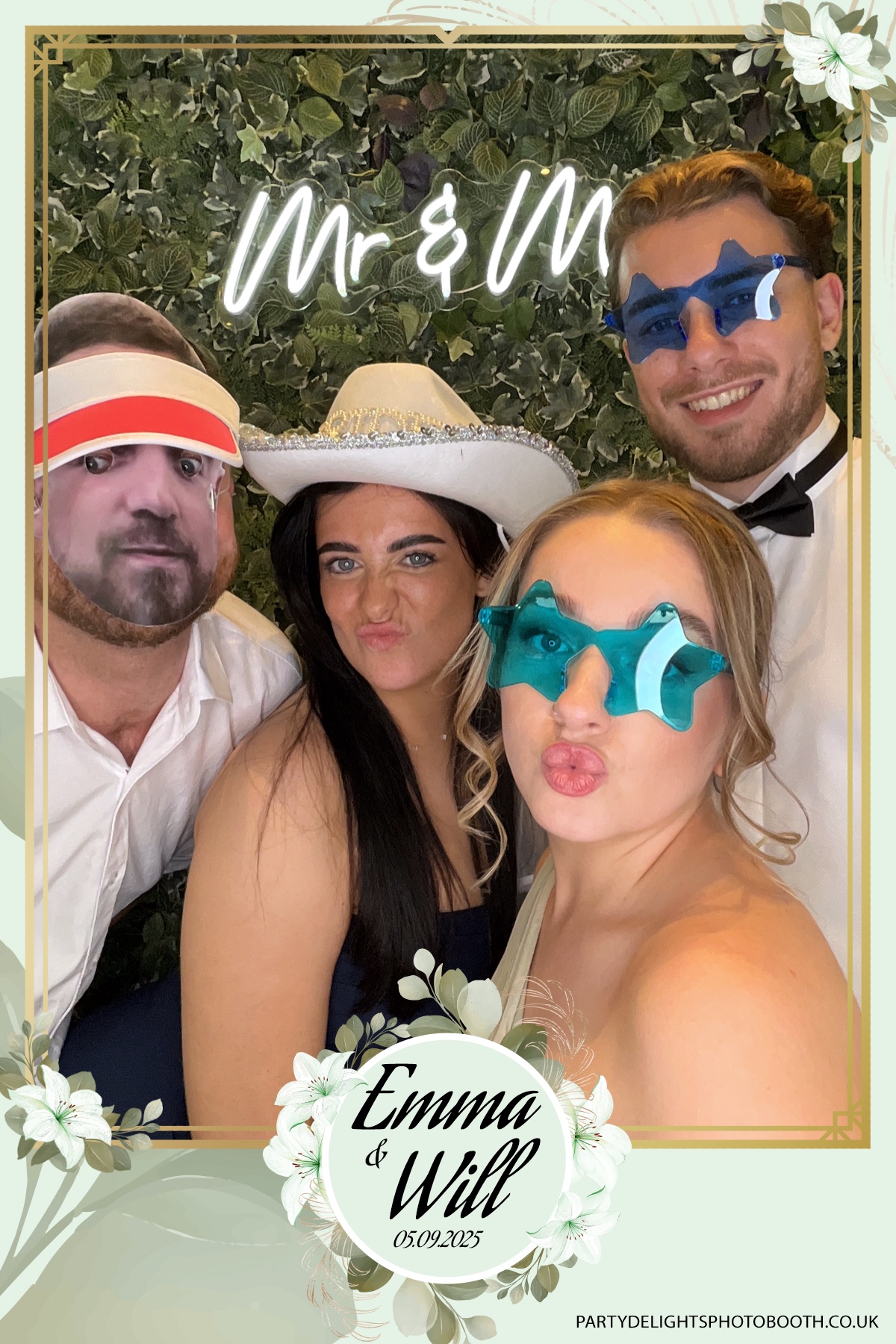 Will & Emma’s Wedding | View more photos from the event at gallery.partydelightsphotobooth.co.uk/u/PartyDelightsPhotoBooth/Will-Emma’s-Wedding