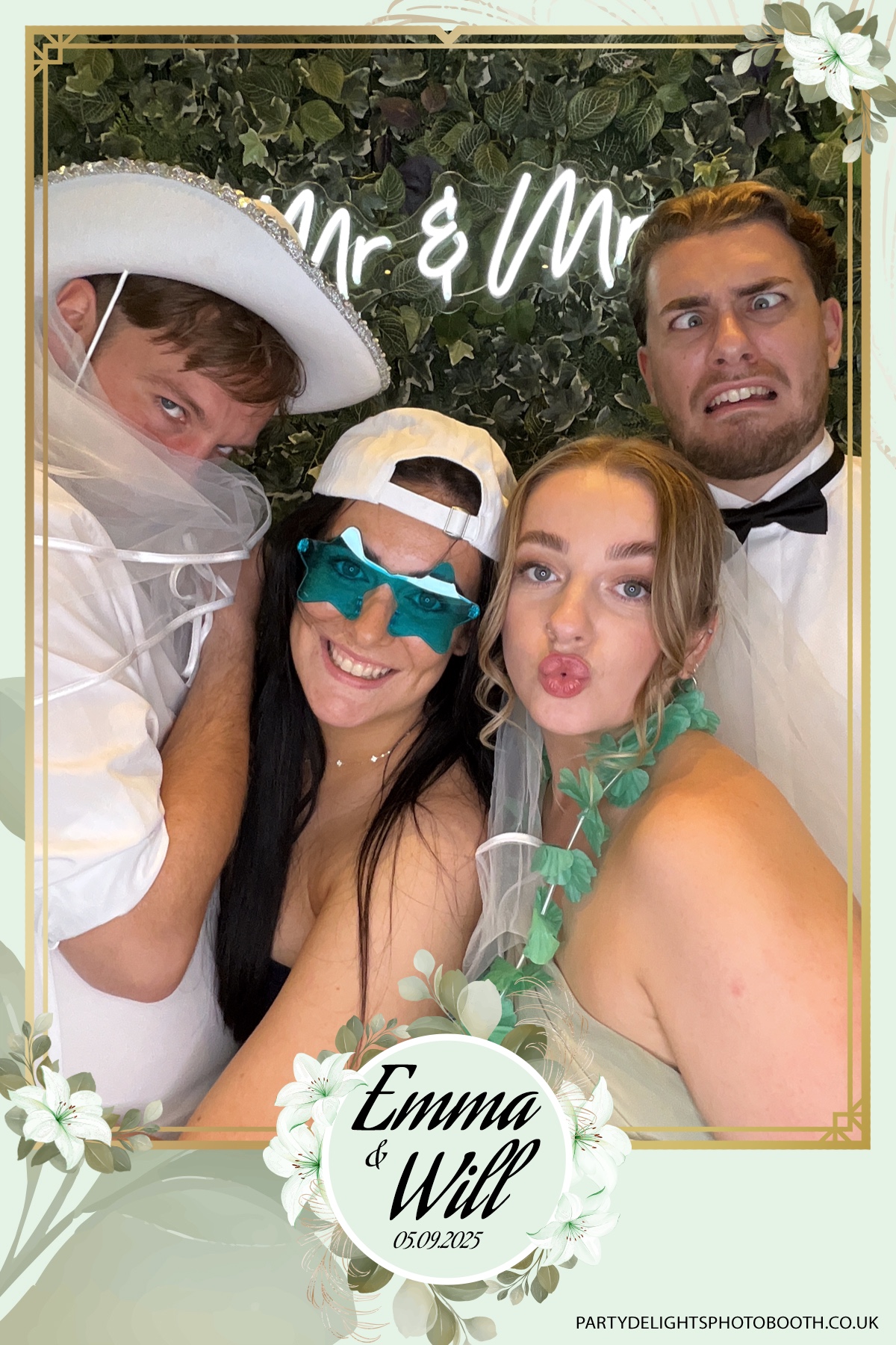 Will & Emma’s Wedding | View more photos from the event at gallery.partydelightsphotobooth.co.uk/u/PartyDelightsPhotoBooth/Will-Emma’s-Wedding