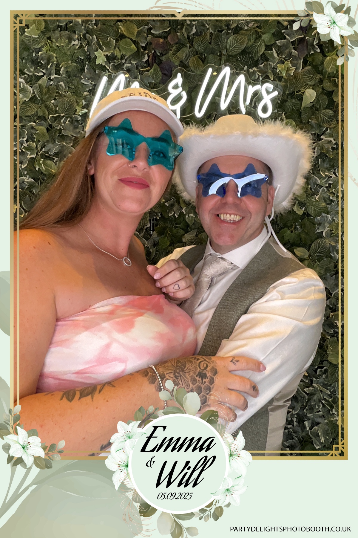 Will & Emma’s Wedding | View more photos from the event at gallery.partydelightsphotobooth.co.uk/u/PartyDelightsPhotoBooth/Will-Emma’s-Wedding