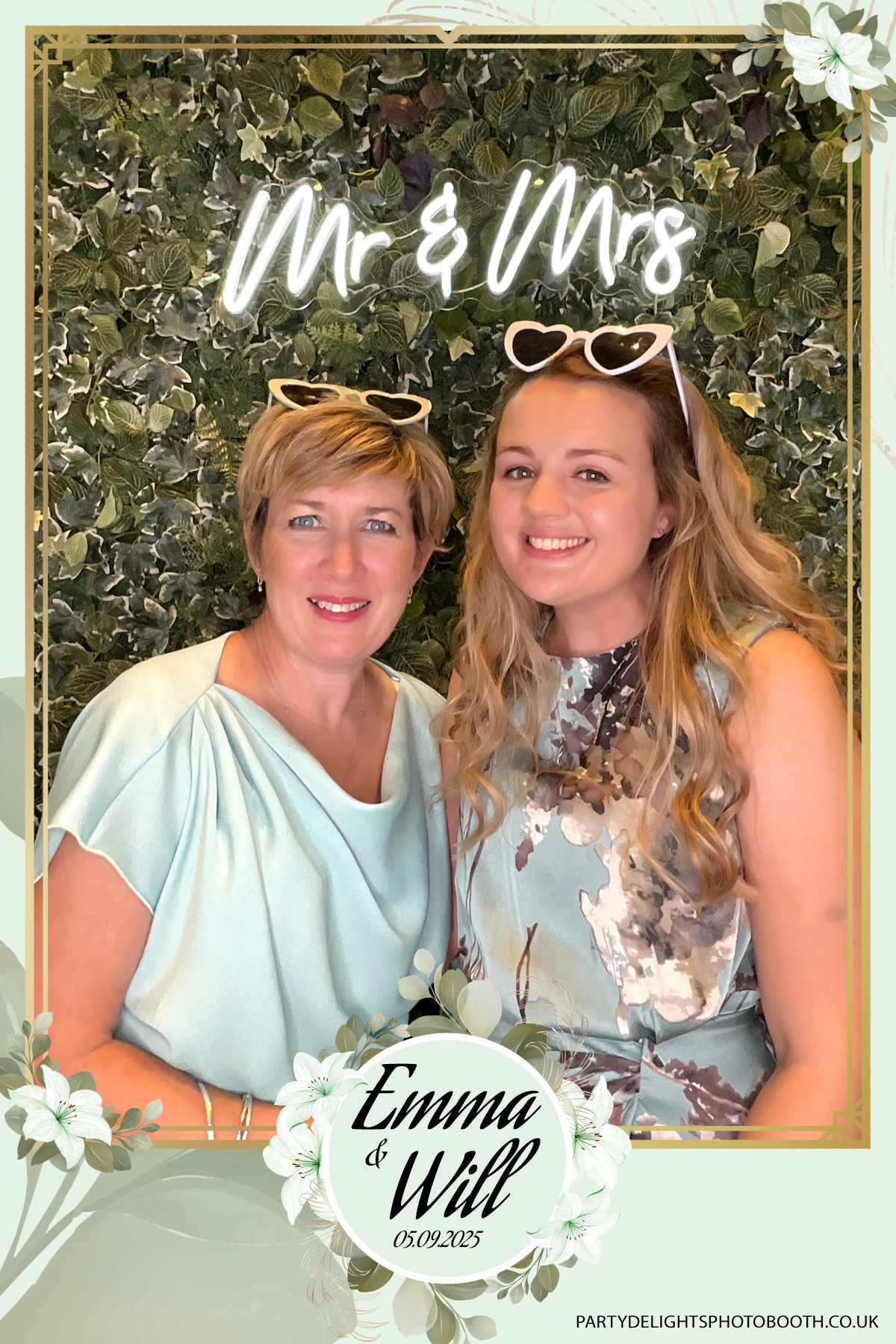 Will & Emma’s Wedding | View more photos from the event at gallery.partydelightsphotobooth.co.uk/u/PartyDelightsPhotoBooth/Will-Emma’s-Wedding
