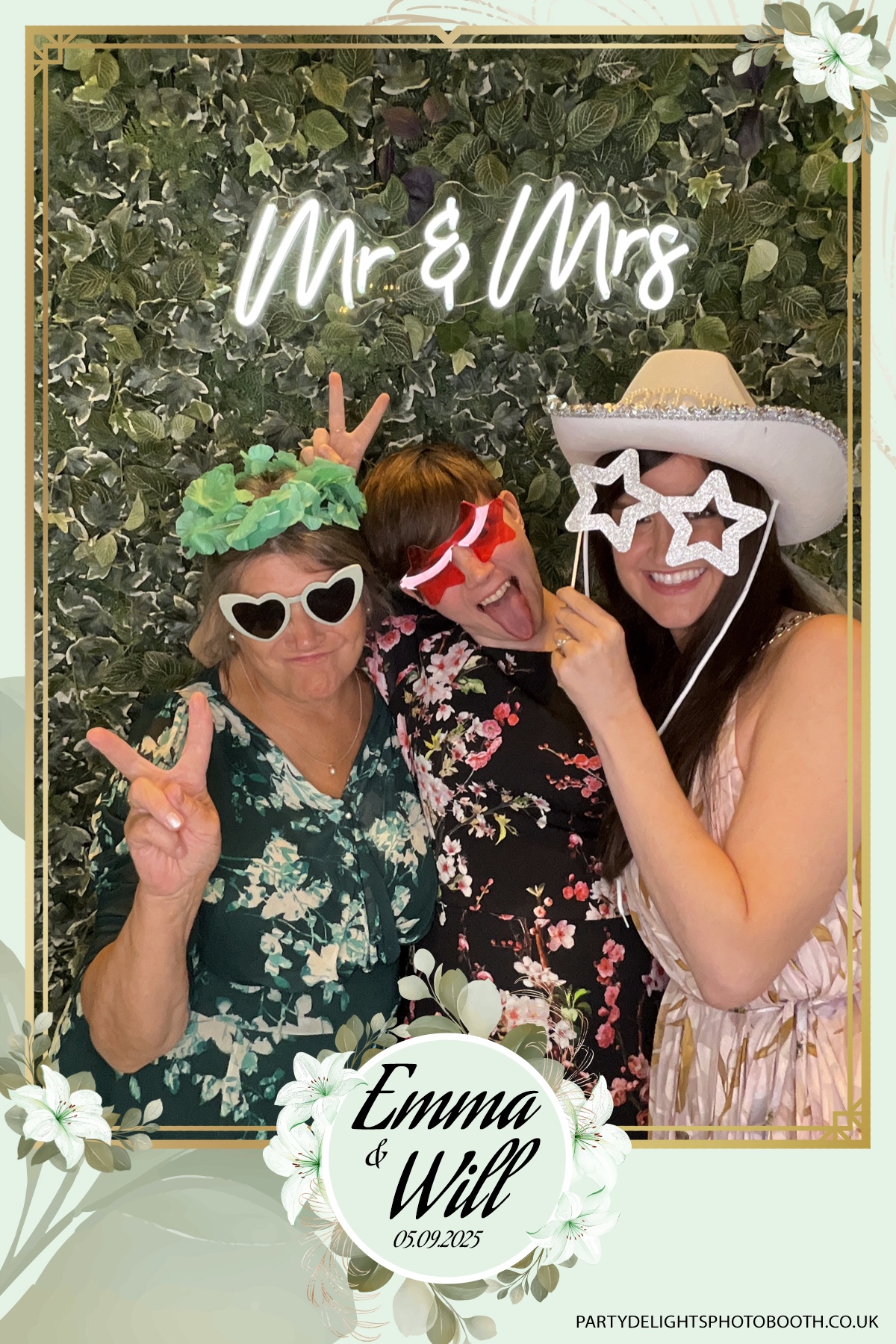 Will & Emma’s Wedding | View more photos from the event at gallery.partydelightsphotobooth.co.uk/u/PartyDelightsPhotoBooth/Will-Emma’s-Wedding