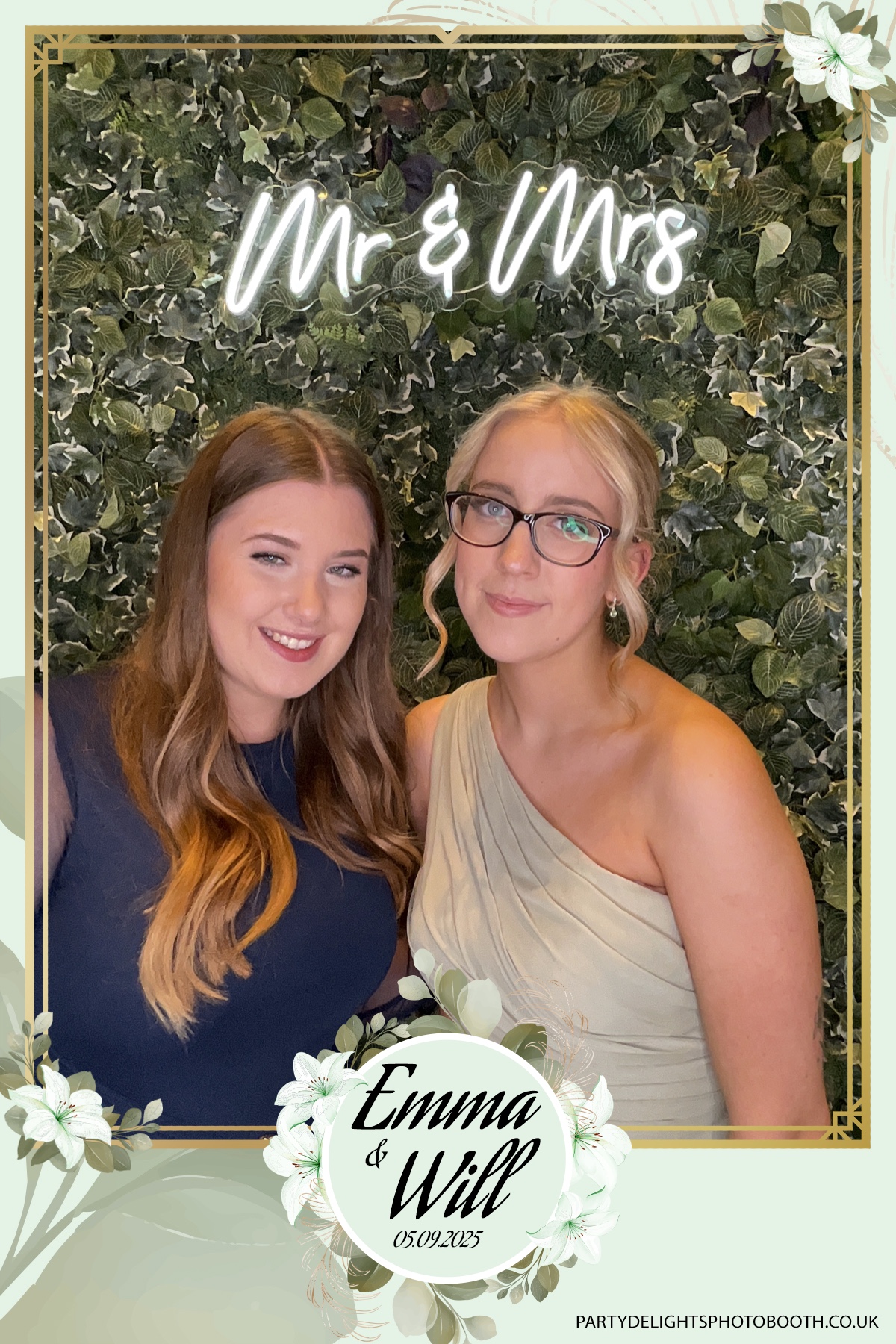 Will & Emma’s Wedding | View more photos from the event at gallery.partydelightsphotobooth.co.uk/u/PartyDelightsPhotoBooth/Will-Emma’s-Wedding