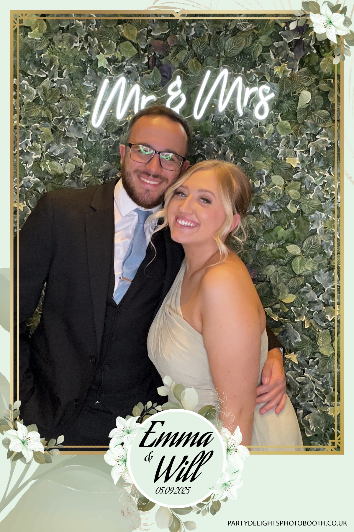 Will & Emma’s Wedding | View more photos from the event at gallery.partydelightsphotobooth.co.uk/u/PartyDelightsPhotoBooth/Will-Emma’s-Wedding