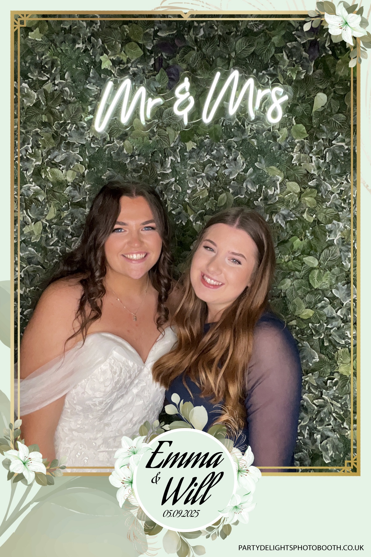 Will & Emma’s Wedding | View more photos from the event at gallery.partydelightsphotobooth.co.uk/u/PartyDelightsPhotoBooth/Will-Emma’s-Wedding