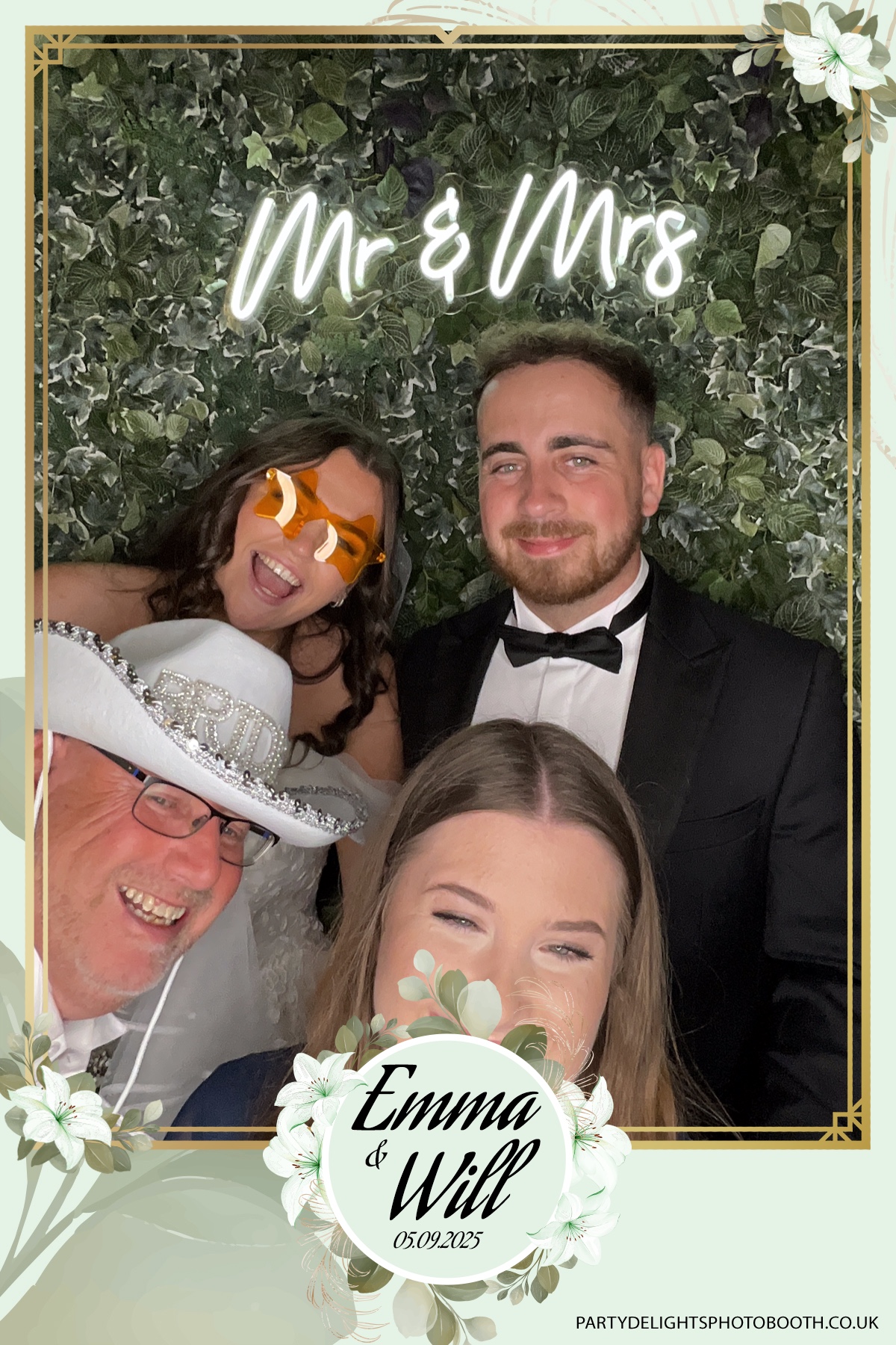 Will & Emma’s Wedding | View more photos from the event at gallery.partydelightsphotobooth.co.uk/u/PartyDelightsPhotoBooth/Will-Emma’s-Wedding