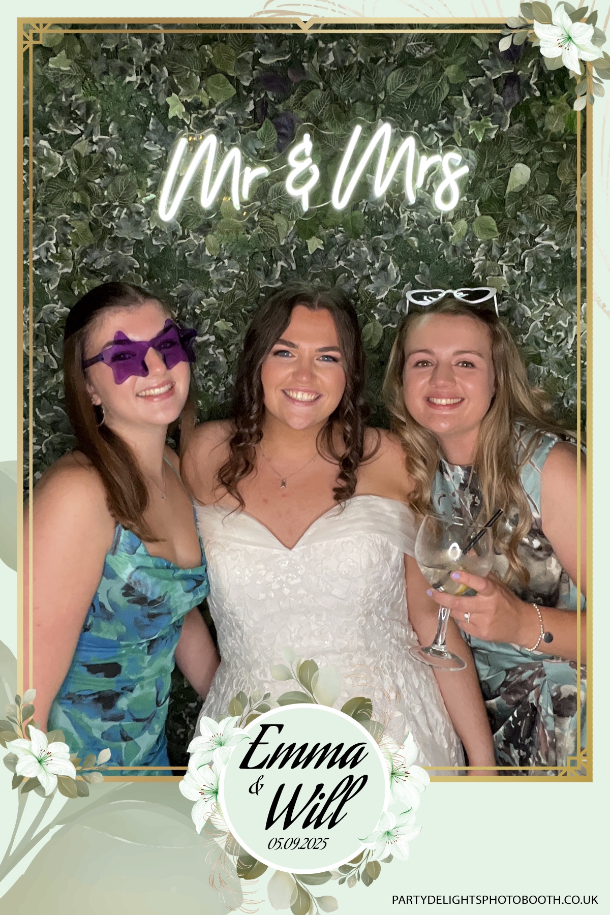 Will & Emma’s Wedding | View more photos from the event at gallery.partydelightsphotobooth.co.uk/u/PartyDelightsPhotoBooth/Will-Emma’s-Wedding