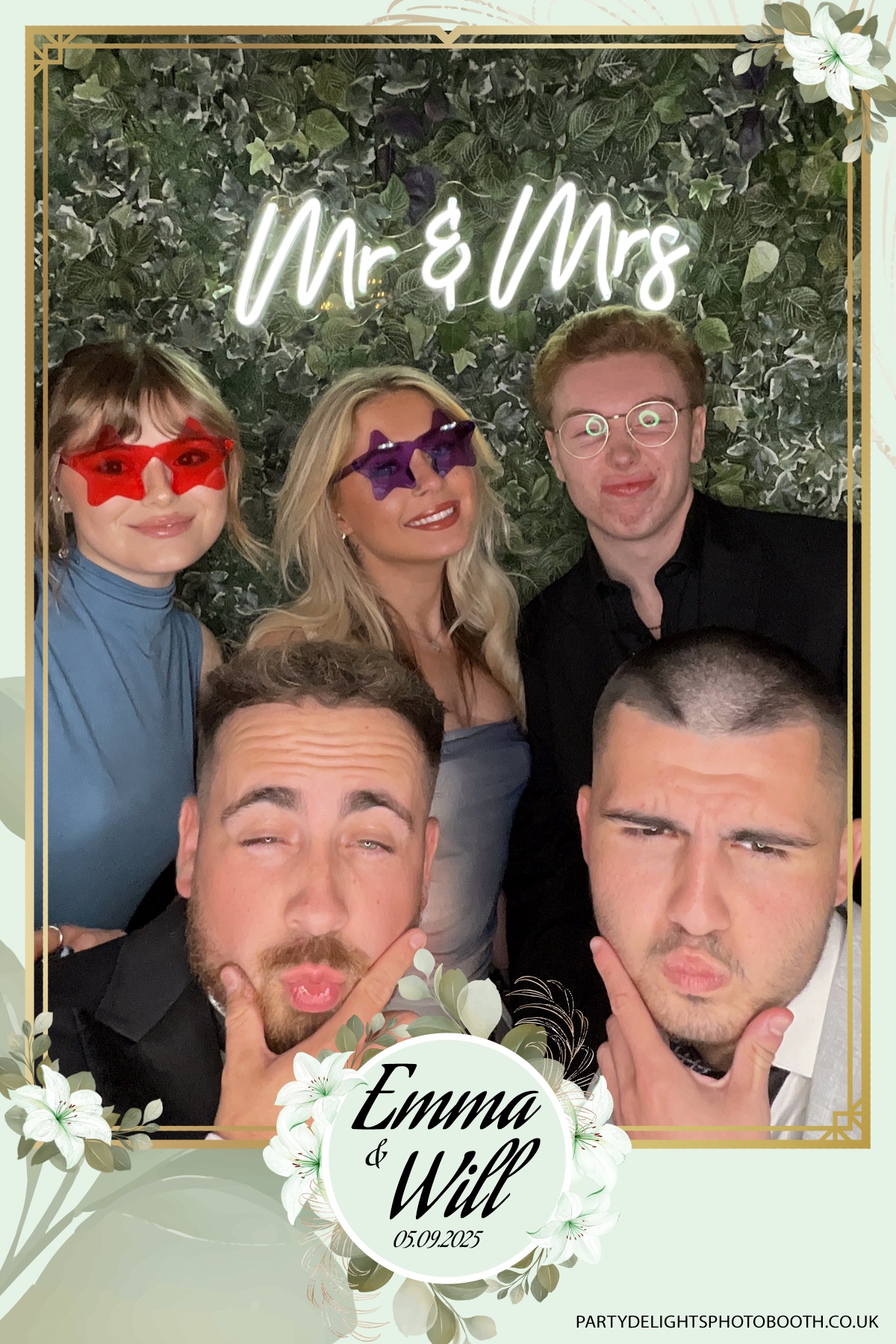 Will & Emma’s Wedding | View more photos from the event at gallery.partydelightsphotobooth.co.uk/u/PartyDelightsPhotoBooth/Will-Emma’s-Wedding