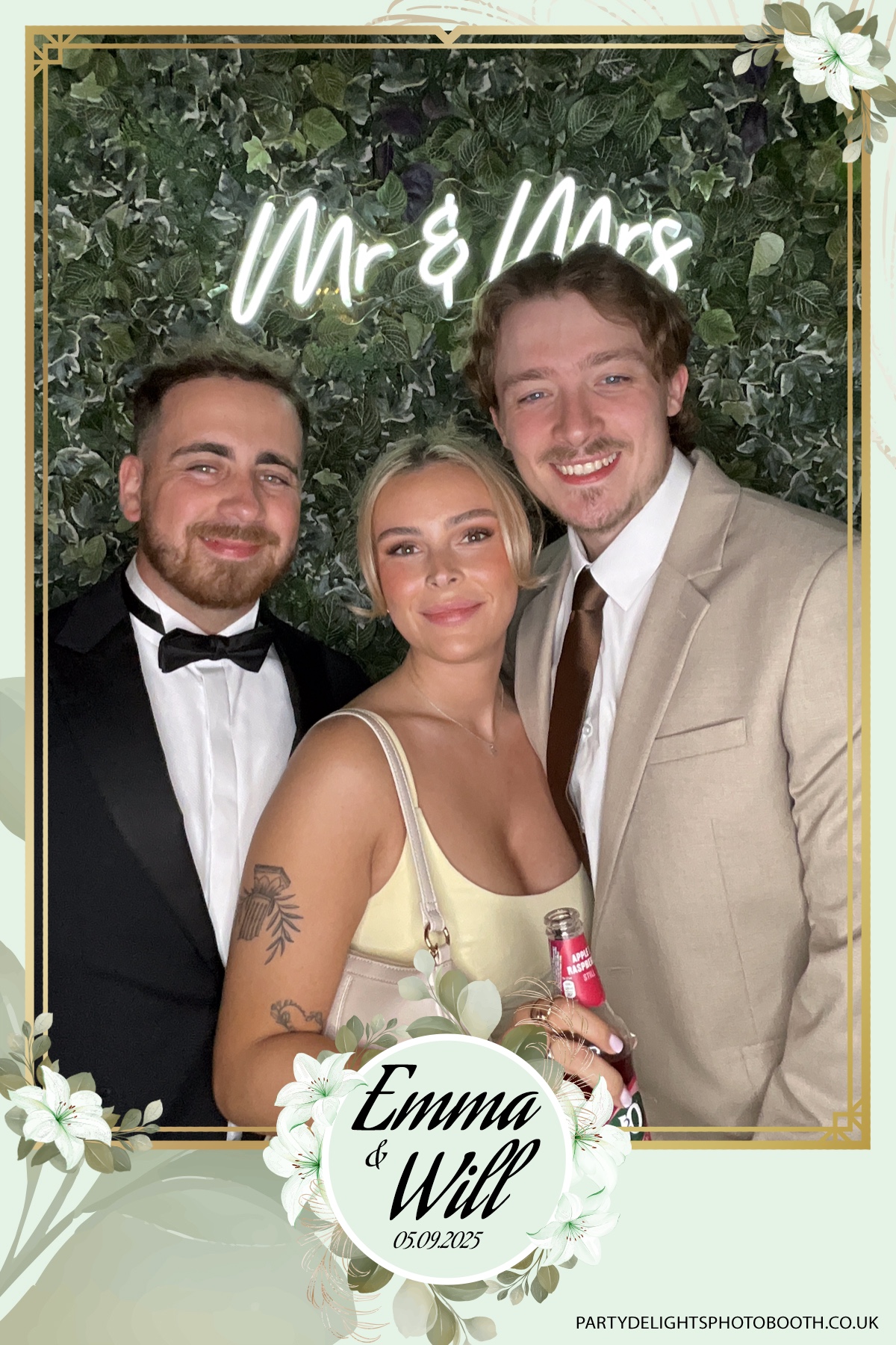 Will & Emma’s Wedding | View more photos from the event at gallery.partydelightsphotobooth.co.uk/u/PartyDelightsPhotoBooth/Will-Emma’s-Wedding