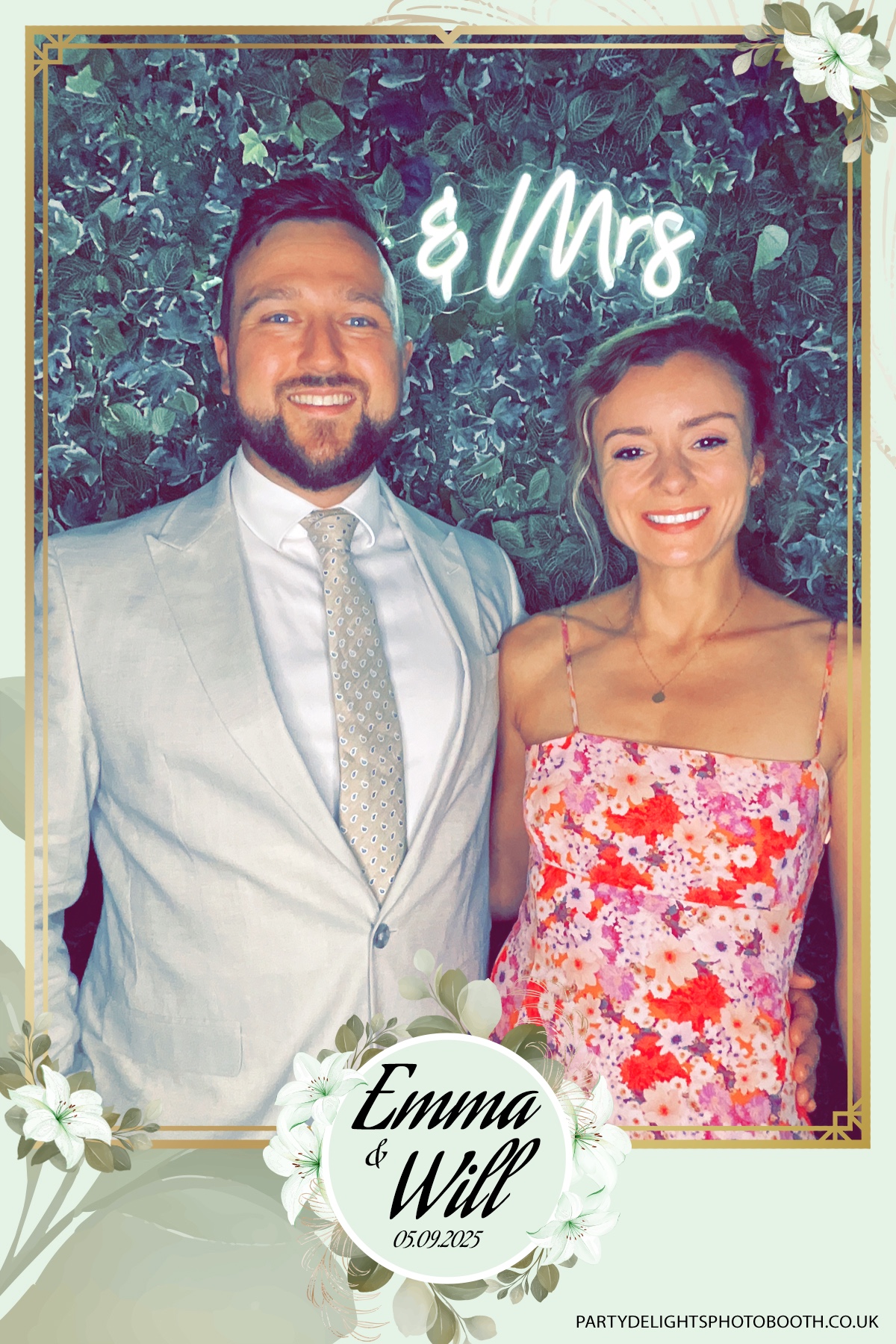 Will & Emma’s Wedding | View more photos from the event at gallery.partydelightsphotobooth.co.uk/u/PartyDelightsPhotoBooth/Will-Emma’s-Wedding