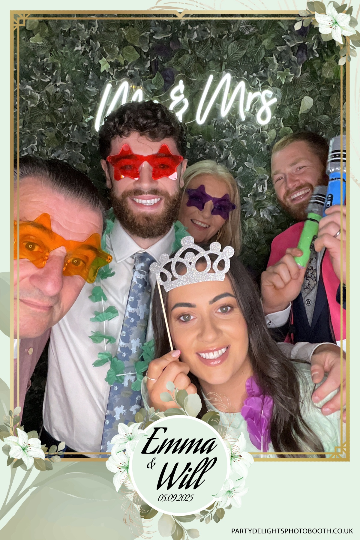 Will & Emma’s Wedding | View more photos from the event at gallery.partydelightsphotobooth.co.uk/u/PartyDelightsPhotoBooth/Will-Emma’s-Wedding