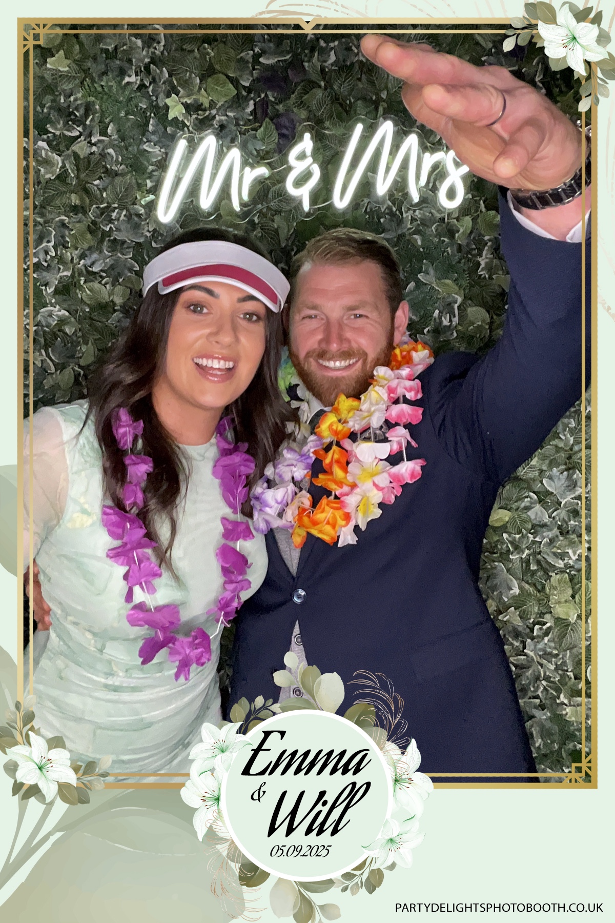 Will & Emma’s Wedding | View more photos from the event at gallery.partydelightsphotobooth.co.uk/u/PartyDelightsPhotoBooth/Will-Emma’s-Wedding