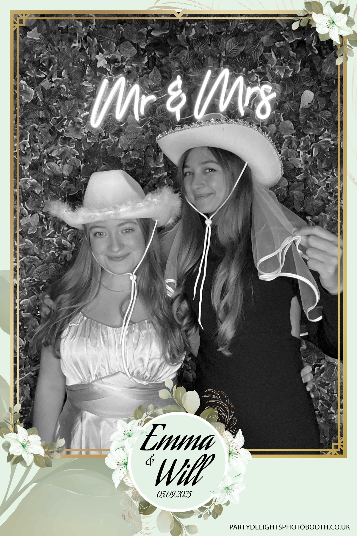 Will & Emma’s Wedding | View more photos from the event at gallery.partydelightsphotobooth.co.uk/u/PartyDelightsPhotoBooth/Will-Emma’s-Wedding