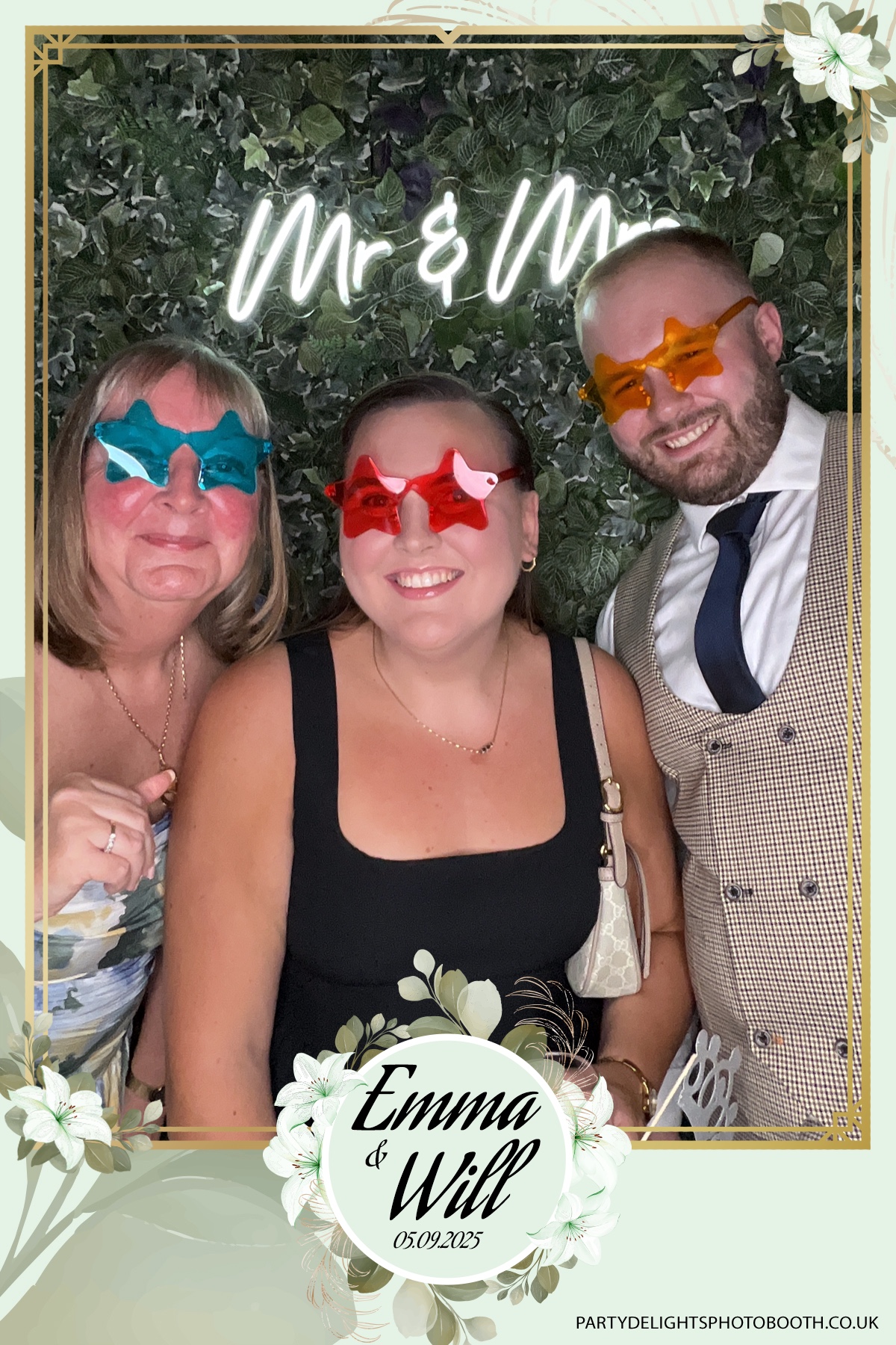 Will & Emma’s Wedding | View more photos from the event at gallery.partydelightsphotobooth.co.uk/u/PartyDelightsPhotoBooth/Will-Emma’s-Wedding