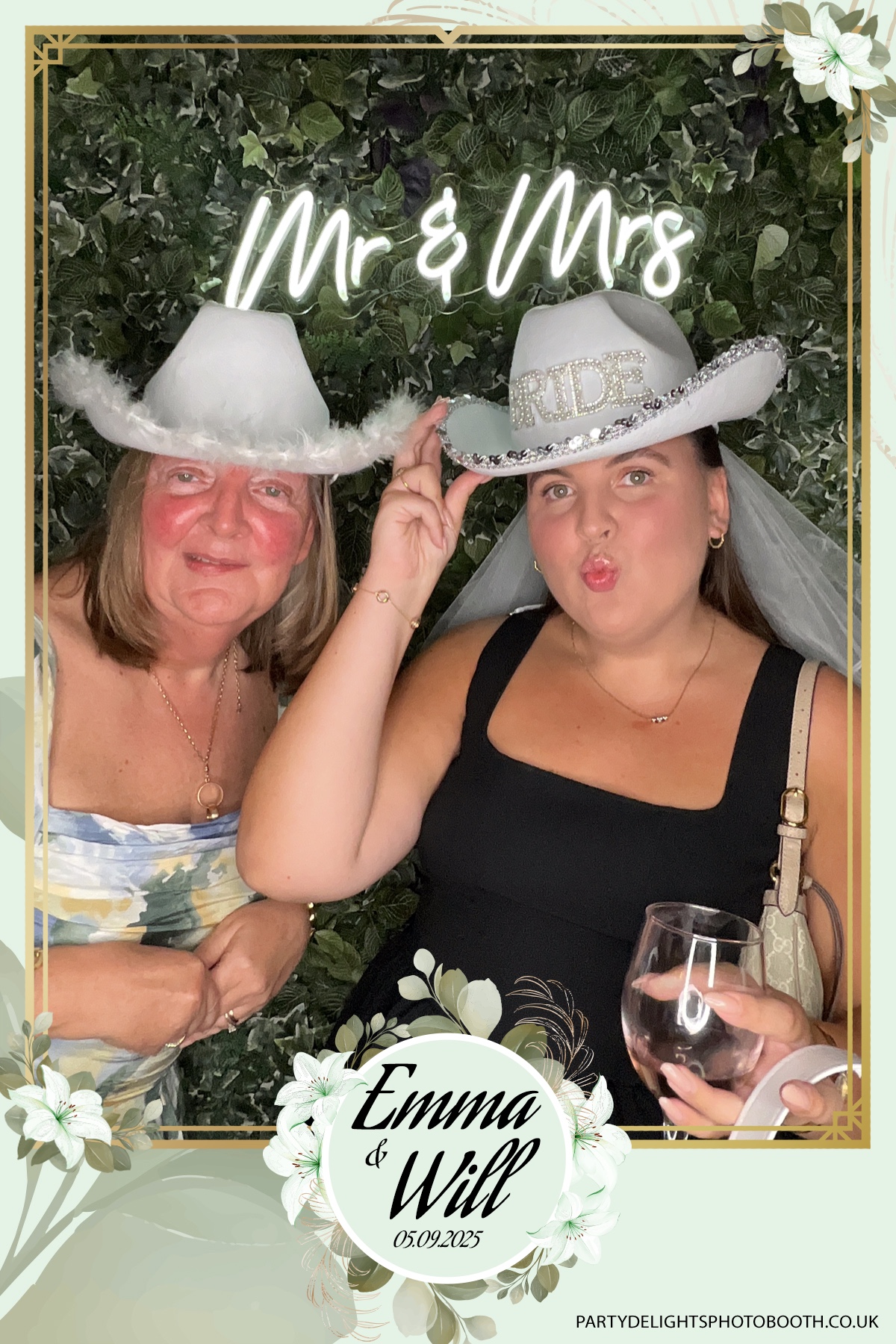 Will & Emma’s Wedding | View more photos from the event at gallery.partydelightsphotobooth.co.uk/u/PartyDelightsPhotoBooth/Will-Emma’s-Wedding