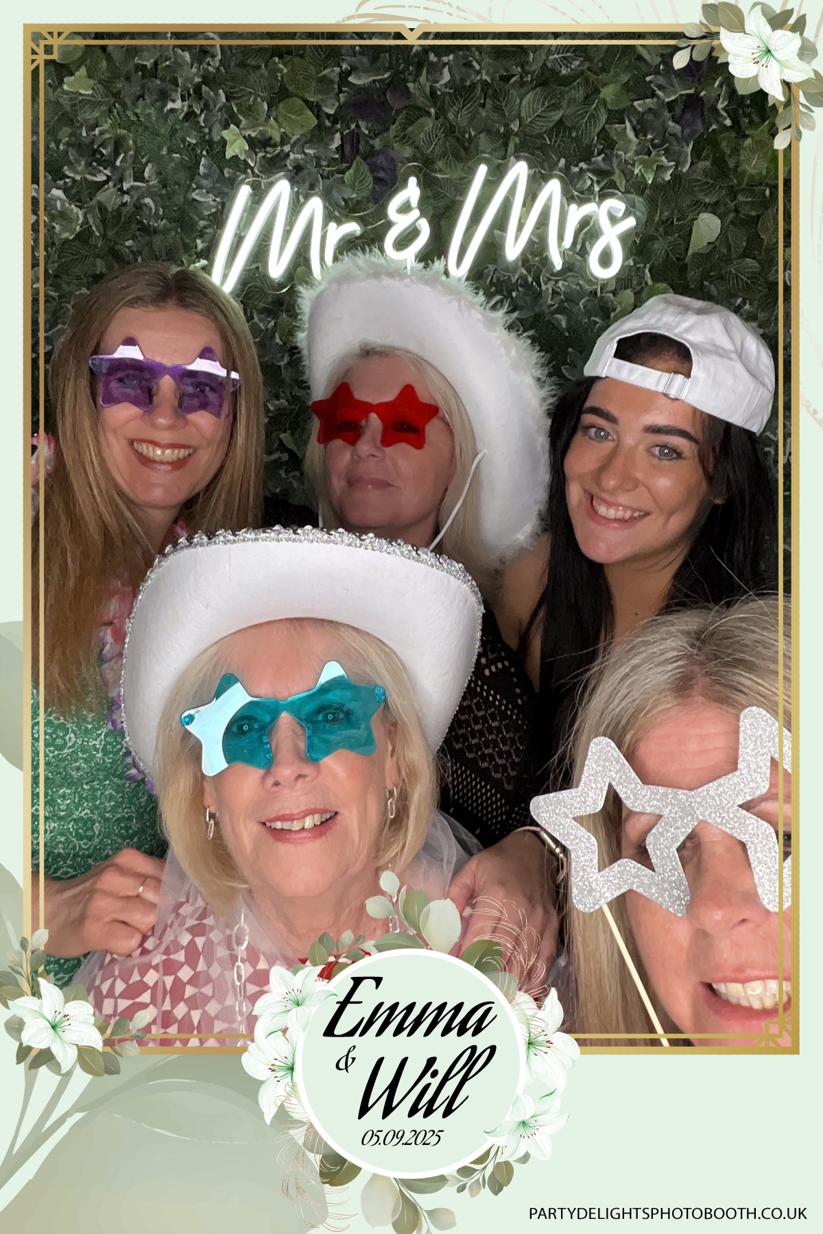 Will & Emma’s Wedding | View more photos from the event at gallery.partydelightsphotobooth.co.uk/u/PartyDelightsPhotoBooth/Will-Emma’s-Wedding