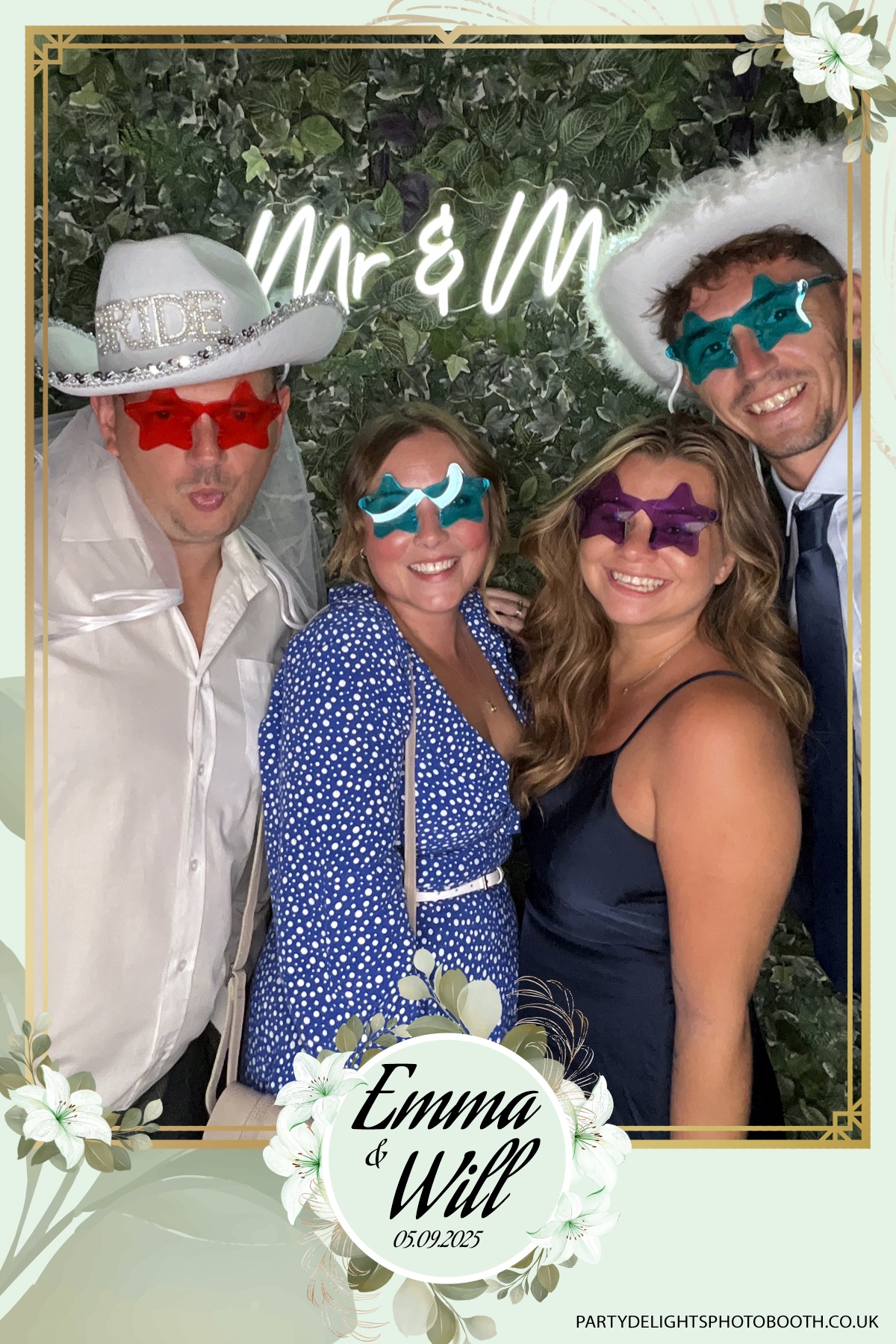 Will & Emma’s Wedding | View more photos from the event at gallery.partydelightsphotobooth.co.uk/u/PartyDelightsPhotoBooth/Will-Emma’s-Wedding