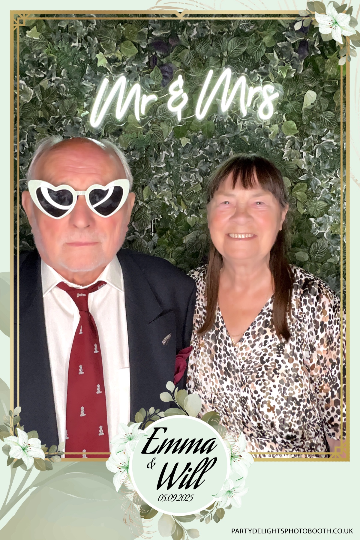 Will & Emma’s Wedding | View more photos from the event at gallery.partydelightsphotobooth.co.uk/u/PartyDelightsPhotoBooth/Will-Emma’s-Wedding