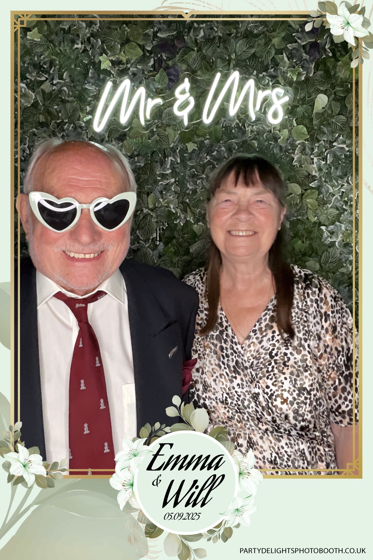 Will & Emma’s Wedding | View more photos from the event at gallery.partydelightsphotobooth.co.uk/u/PartyDelightsPhotoBooth/Will-Emma’s-Wedding
