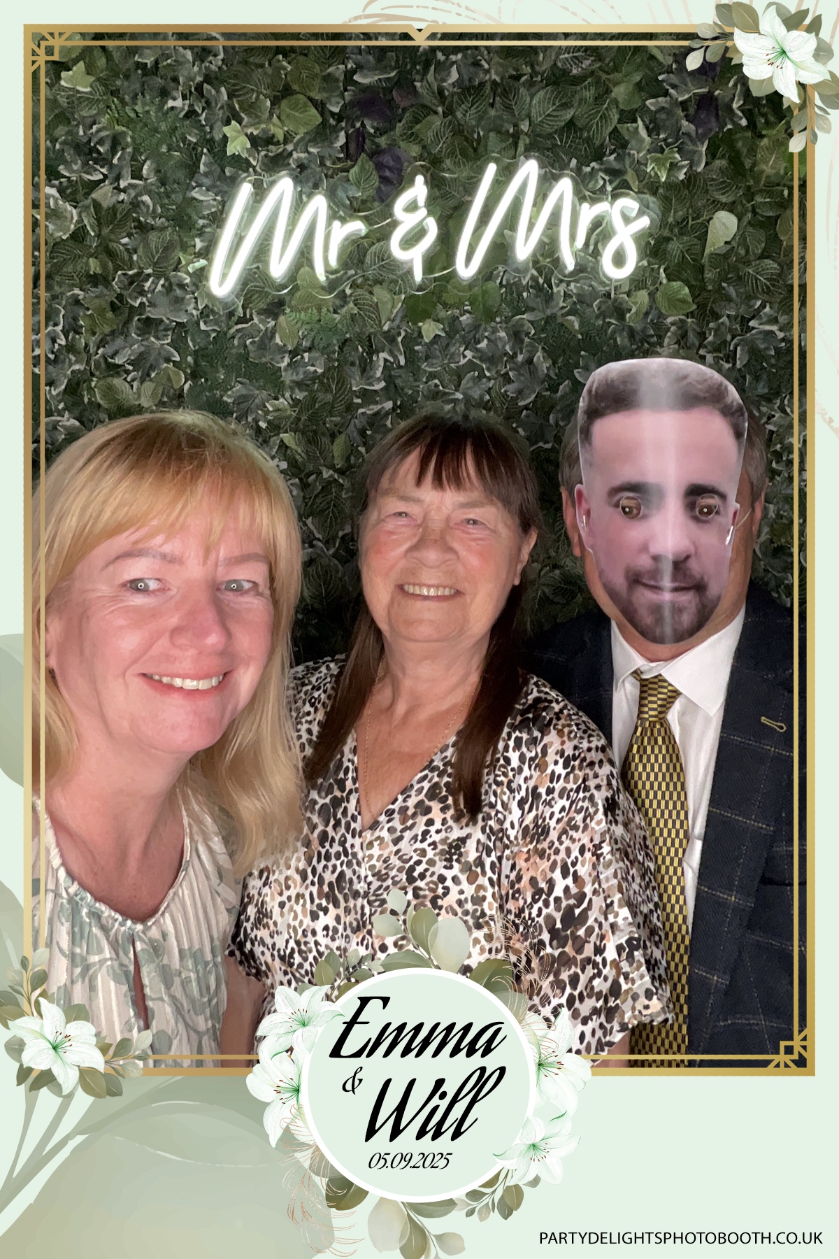 Will & Emma’s Wedding | View more photos from the event at gallery.partydelightsphotobooth.co.uk/u/PartyDelightsPhotoBooth/Will-Emma’s-Wedding