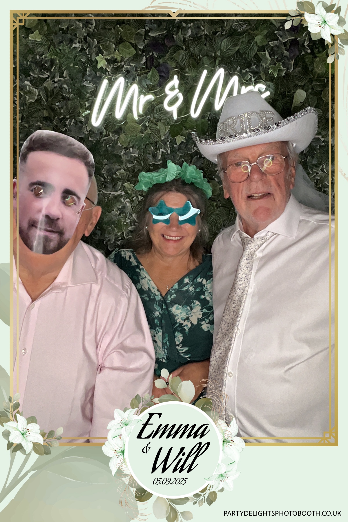 Will & Emma’s Wedding | View more photos from the event at gallery.partydelightsphotobooth.co.uk/u/PartyDelightsPhotoBooth/Will-Emma’s-Wedding